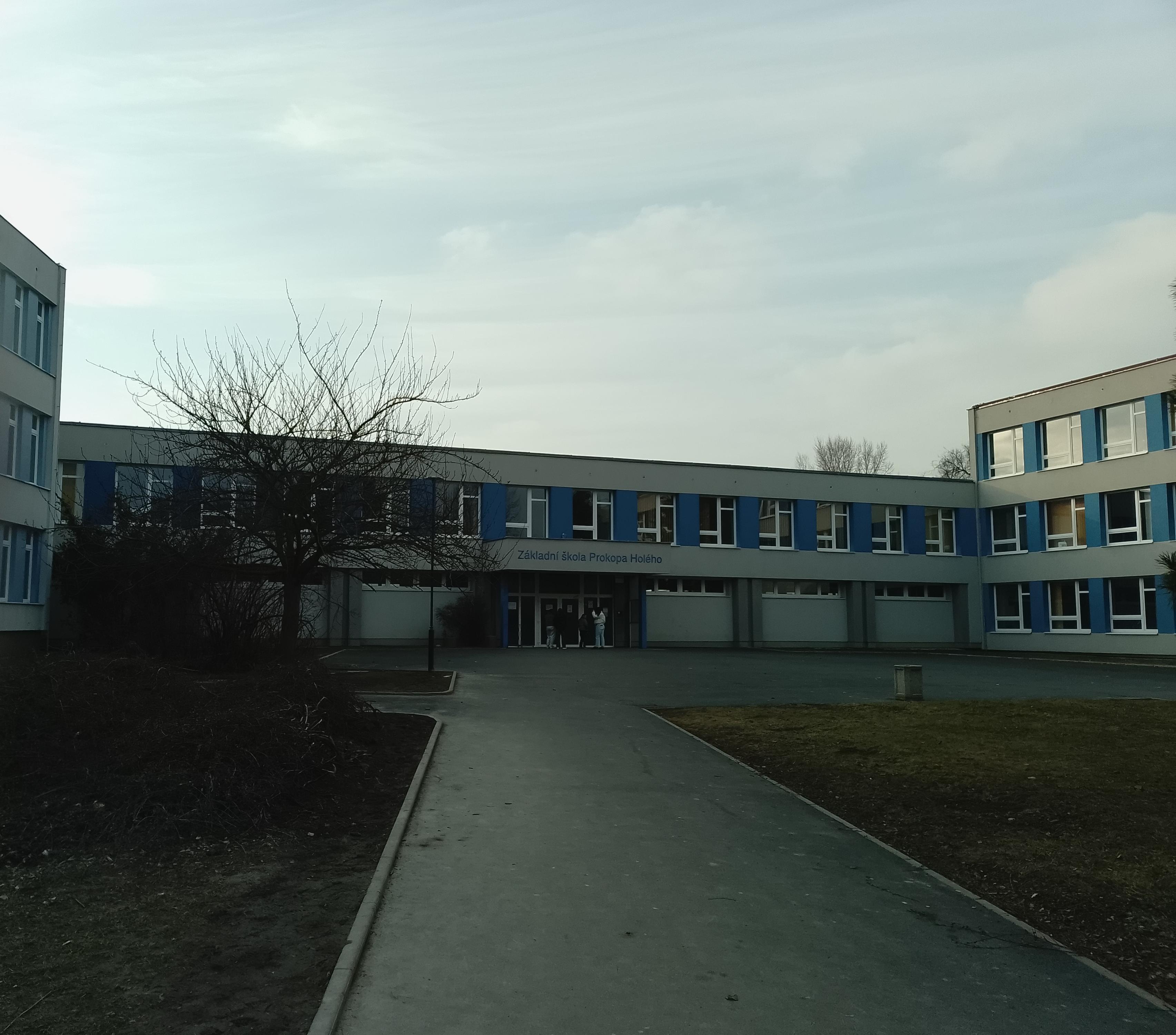 Základní škola Louny, Prokopa Holého 2632, příspěvková organizace foto 4