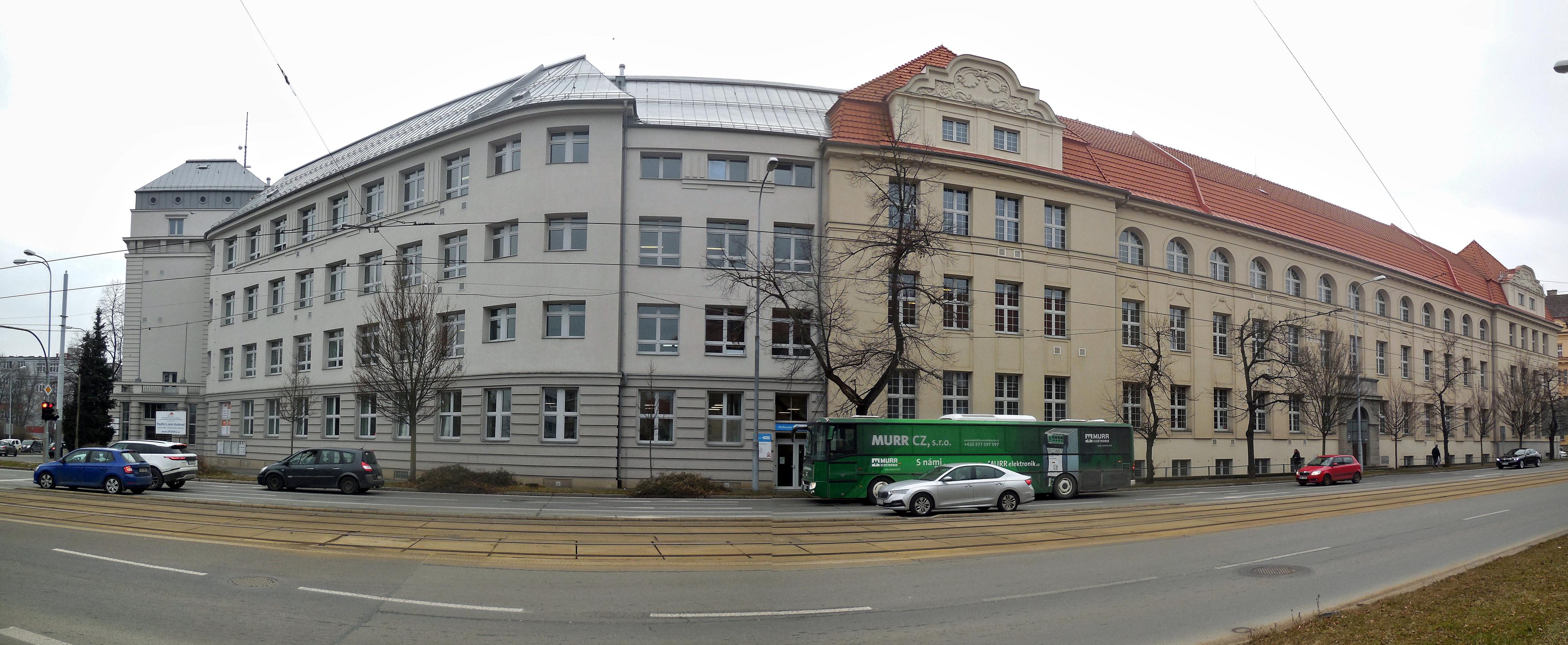 Knihovna města Plzně - Bory foto 5