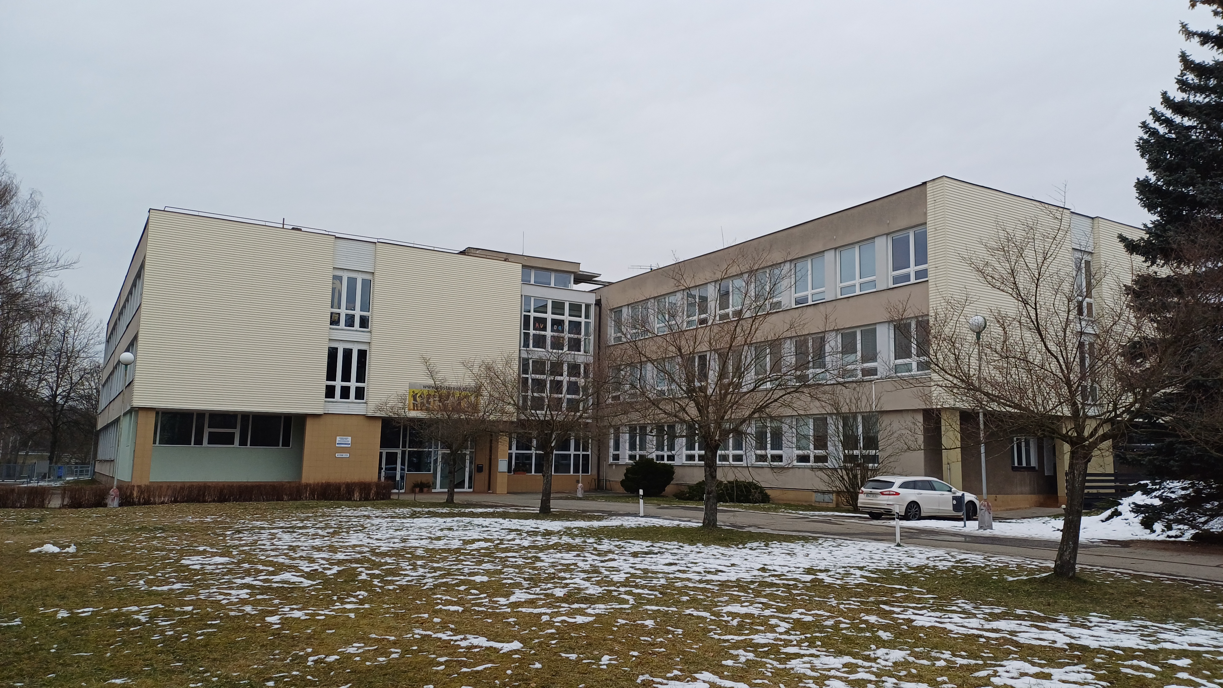 Obchodní akademie, Hotelová škola a Střední odborná škola Turnov foto 2