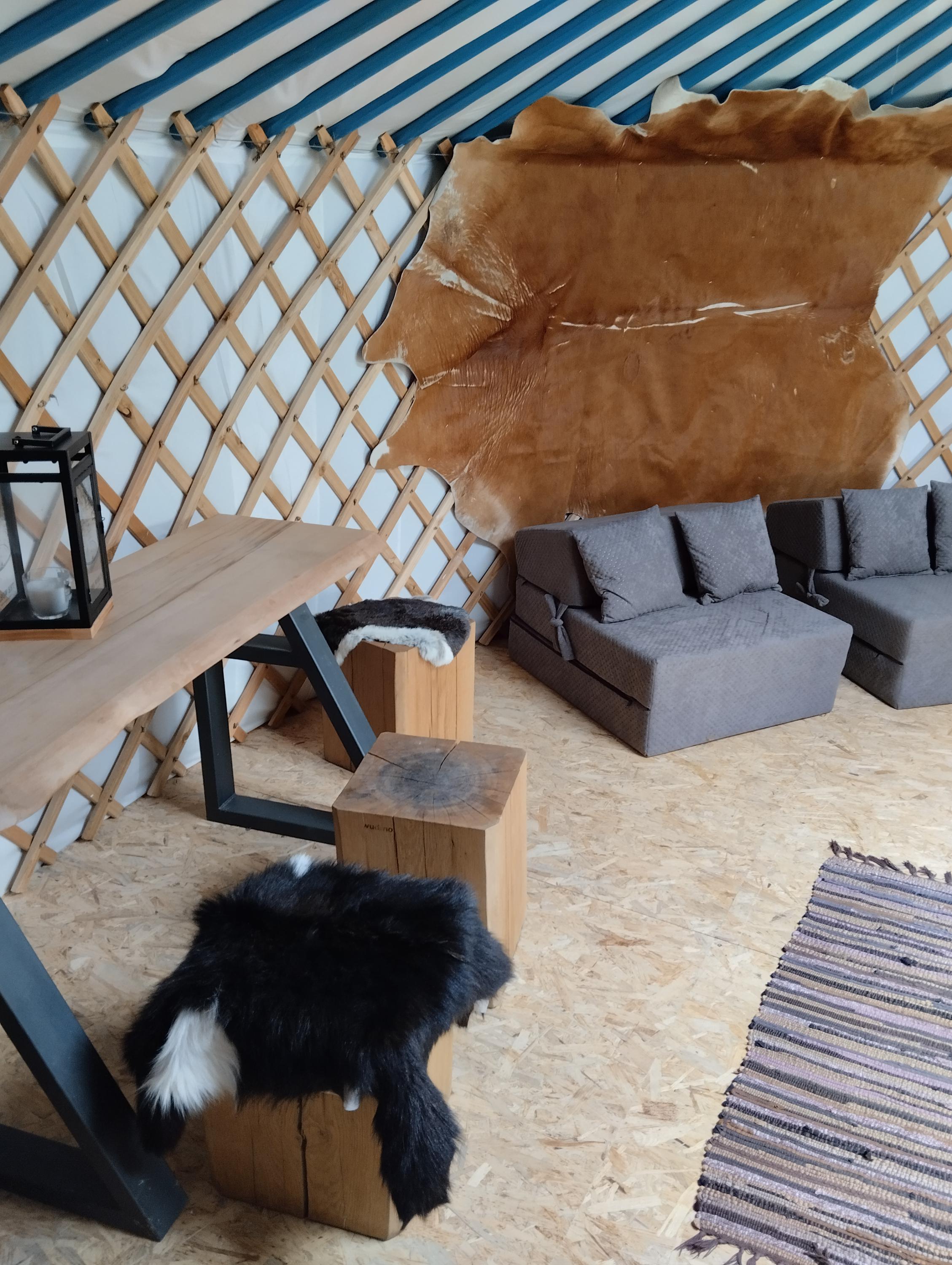 Jurta na zvířecí farmě foto 2