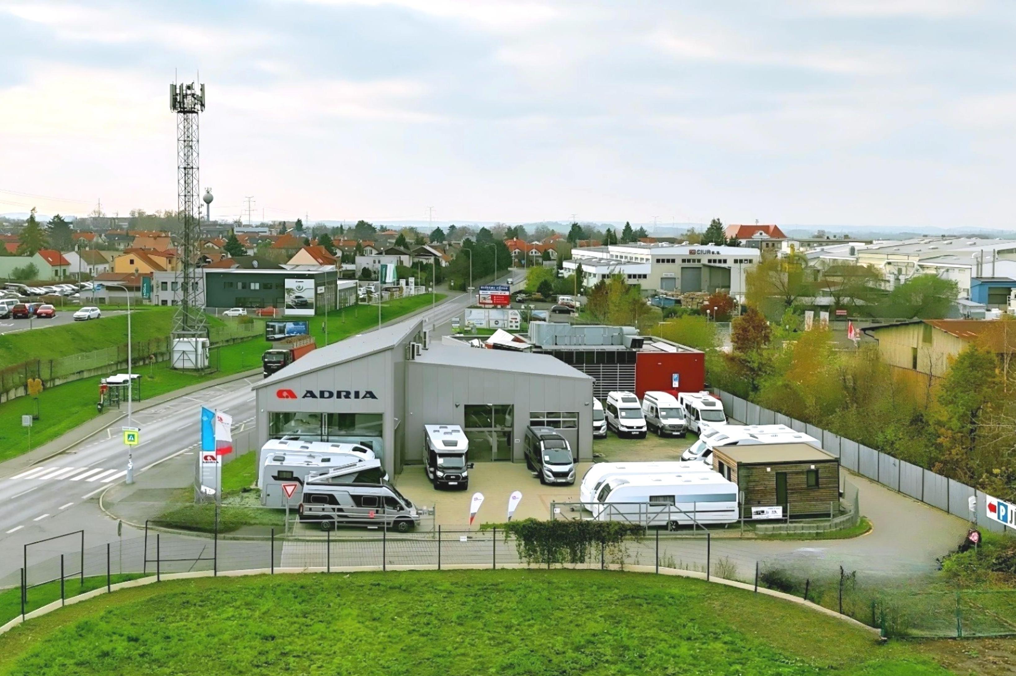 ADRIA karavany Praha - Campers4U