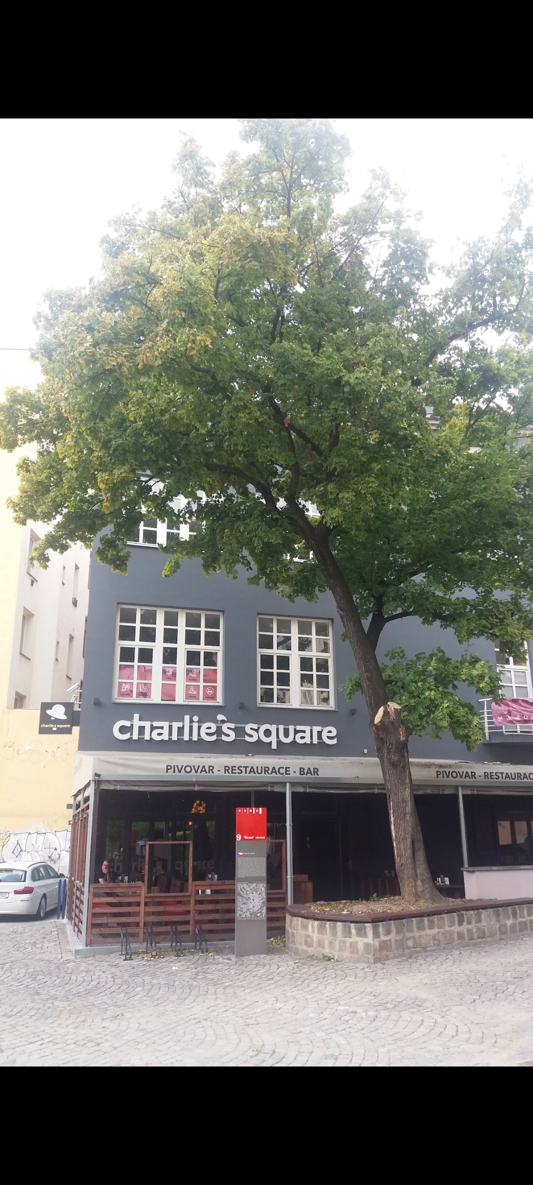 CHARLIE'S SQUARE foto 5