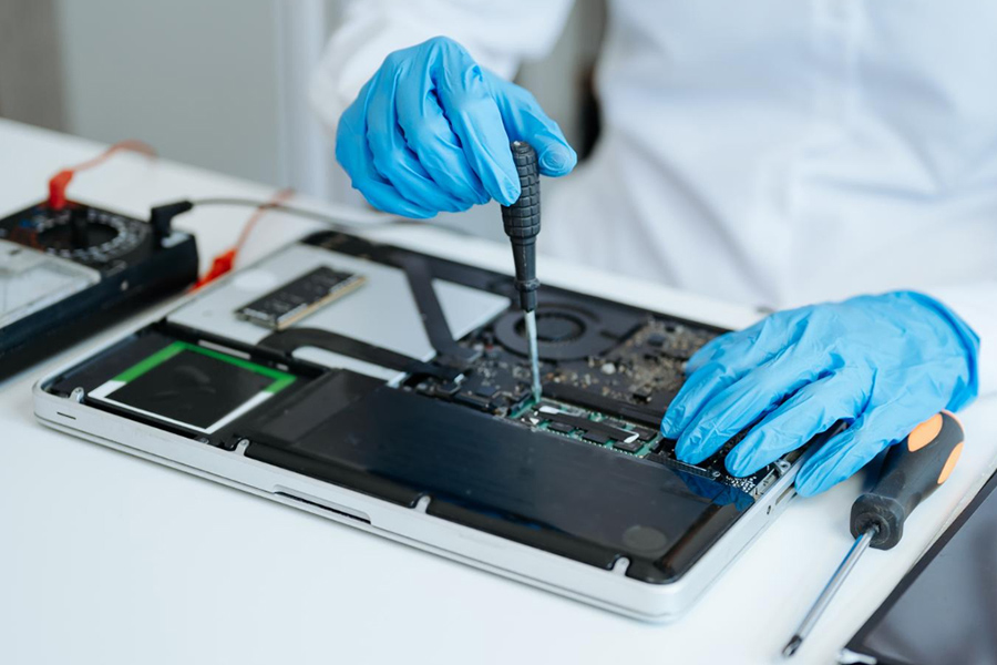 Výměna baterie notebooku