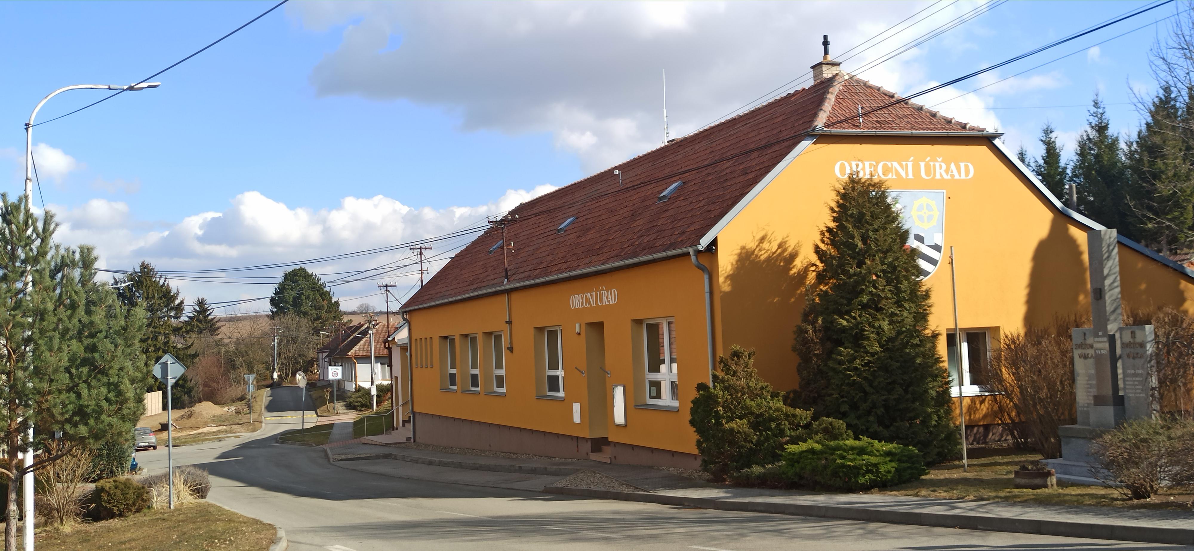 Uhřice - obecní úřad foto 3