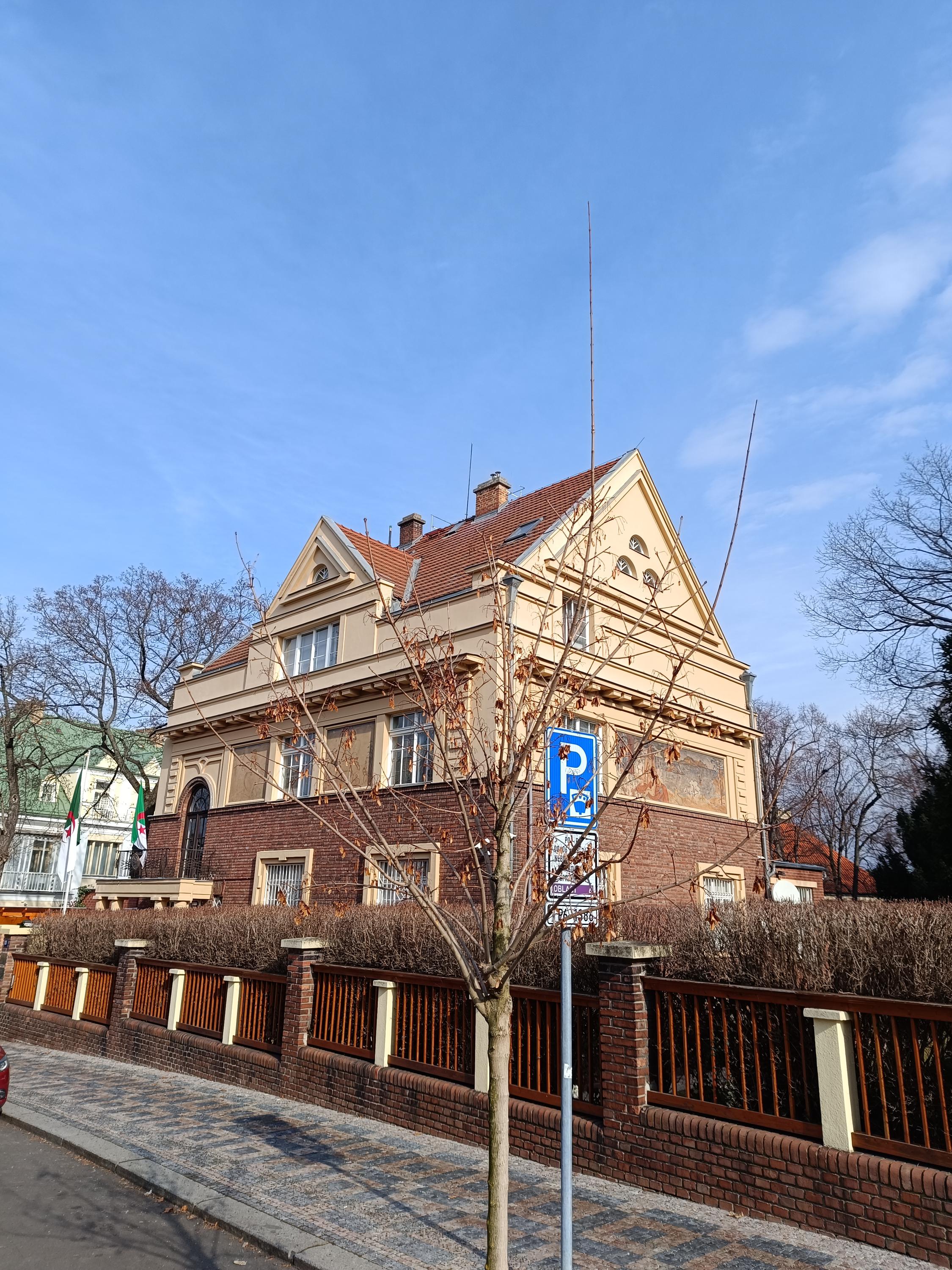 Alžírsko - Velvyslanectví Alžírské demokratické a lidové republiky foto 2
