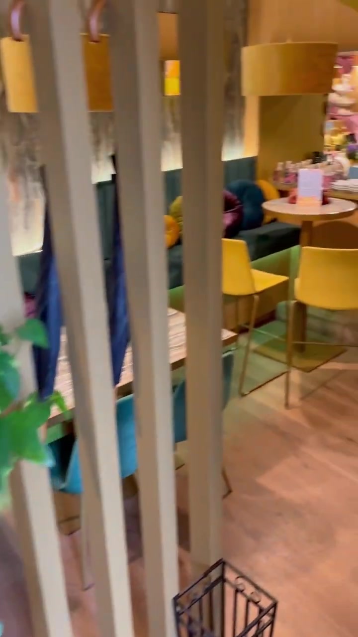 Piti Piti Pavlova - cukrový bar foto 2 (náhled videa)