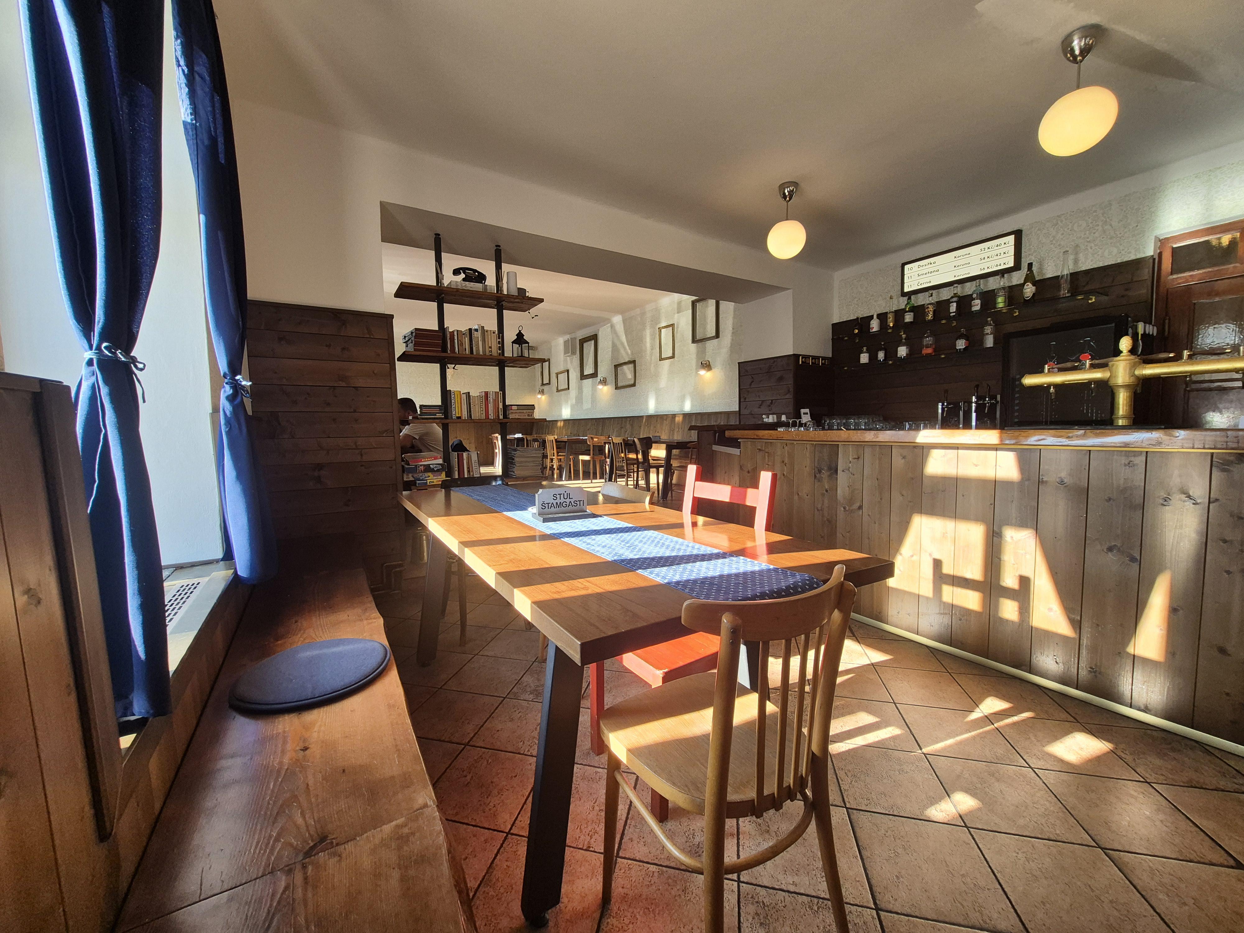 Koruna – pivnice a letní zahrádka foto 5