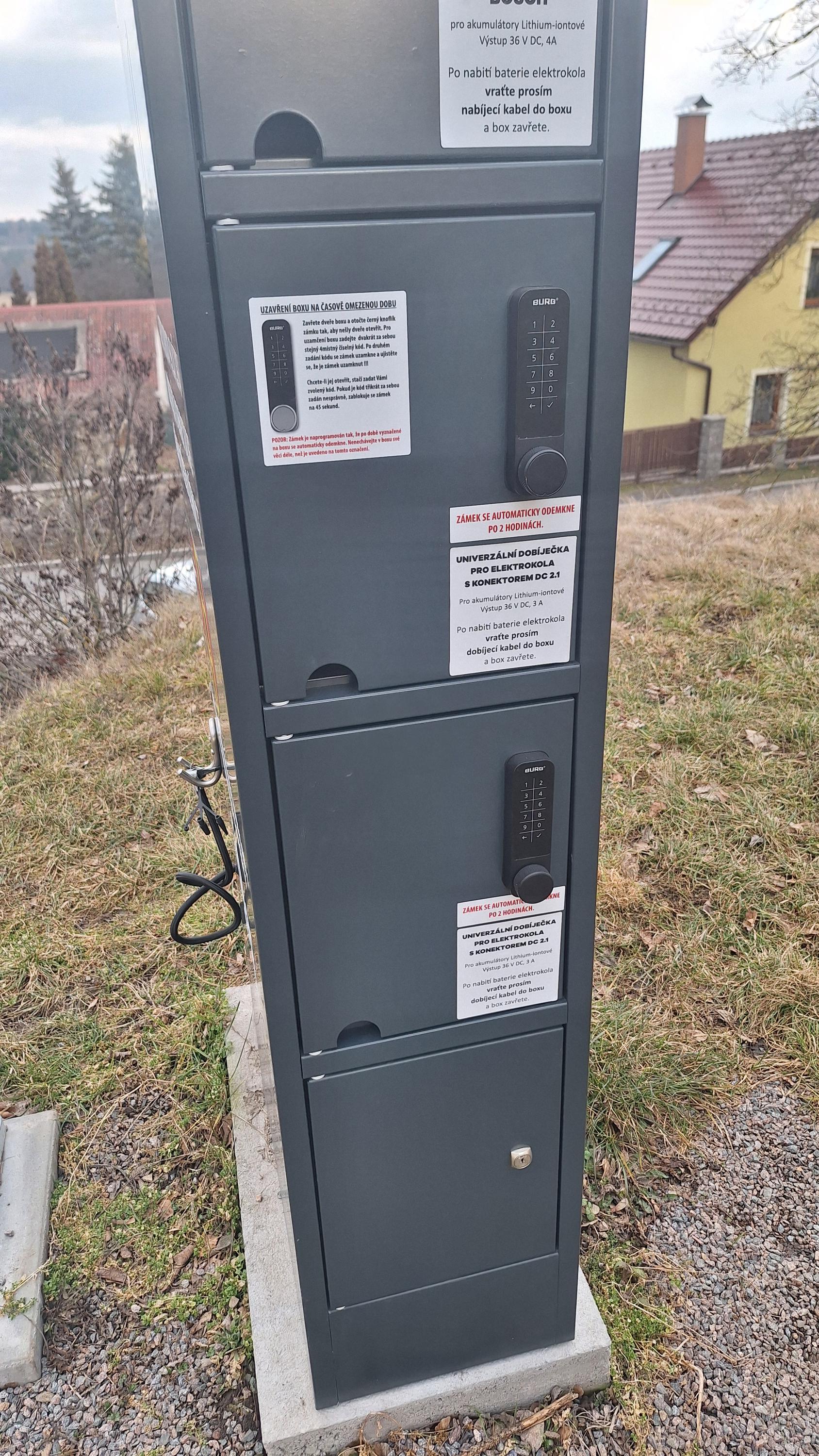 Nabíjecí stanice pro elektrokola a mobilní zařízení foto 6