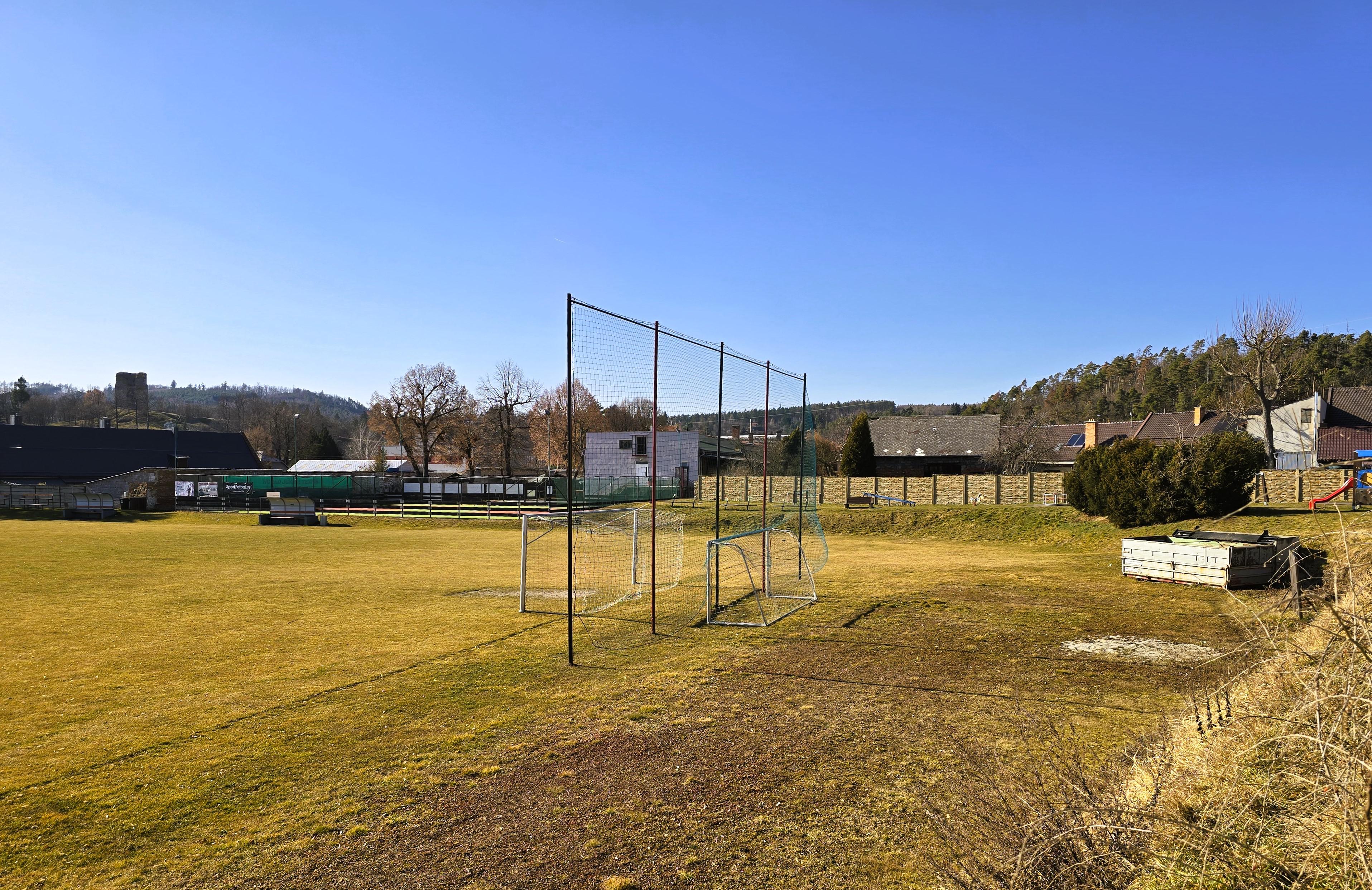Fotbalové hřiště Otaslavice foto 4