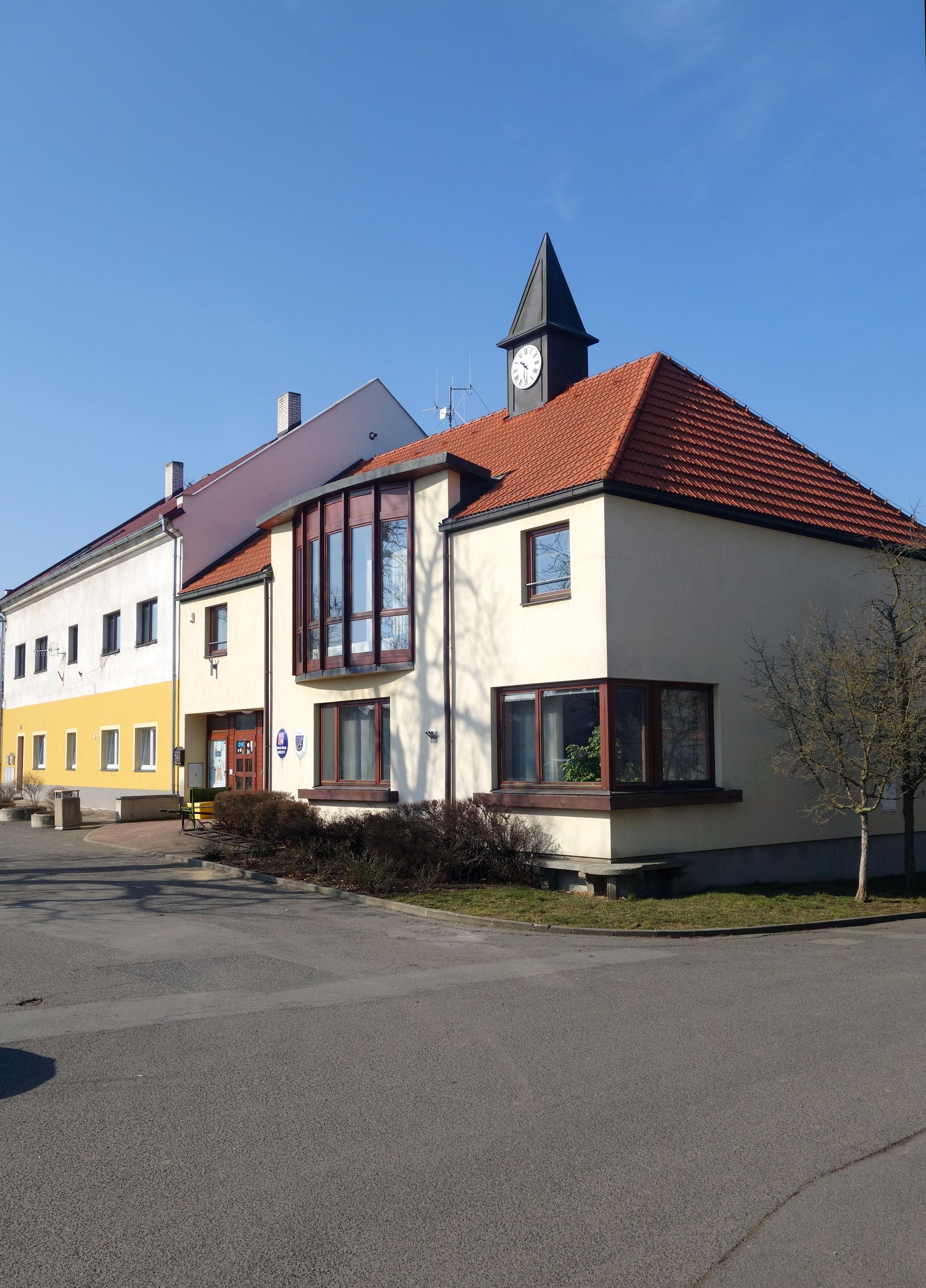Obříství - obecní úřad foto 5