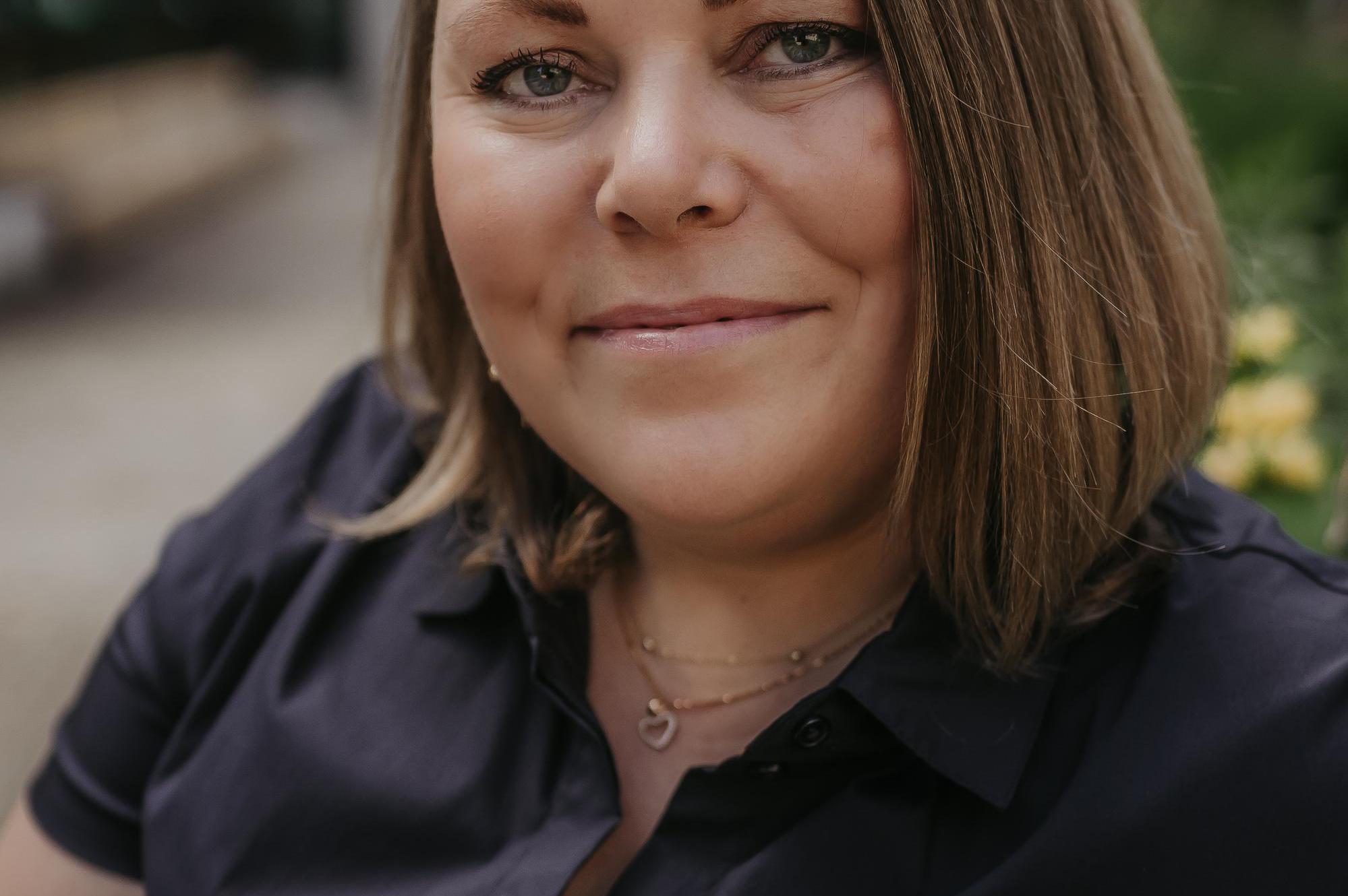 Realitní makléřka Andrea Boussekine