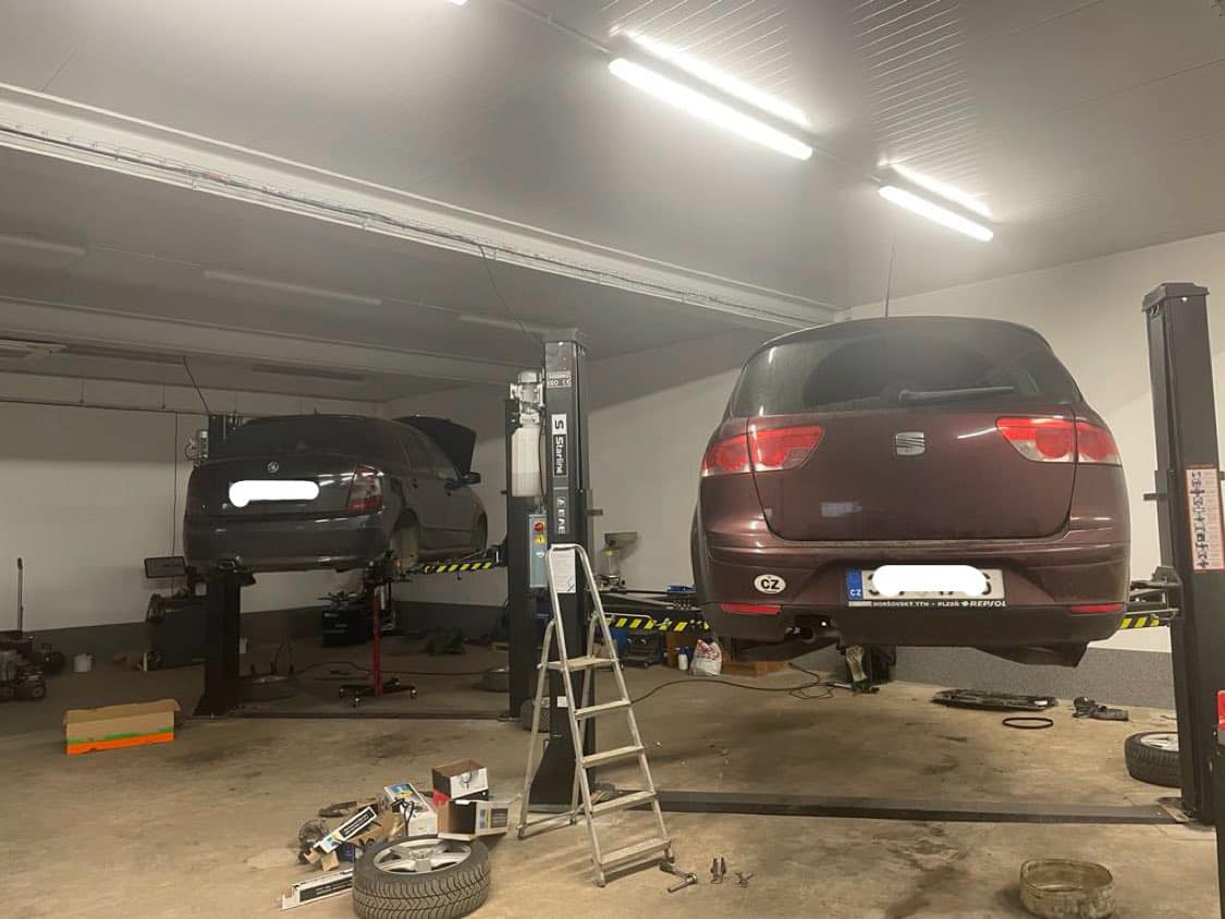 Autoservis osobních vozidel / LKW servis Radek Bažant foto 3