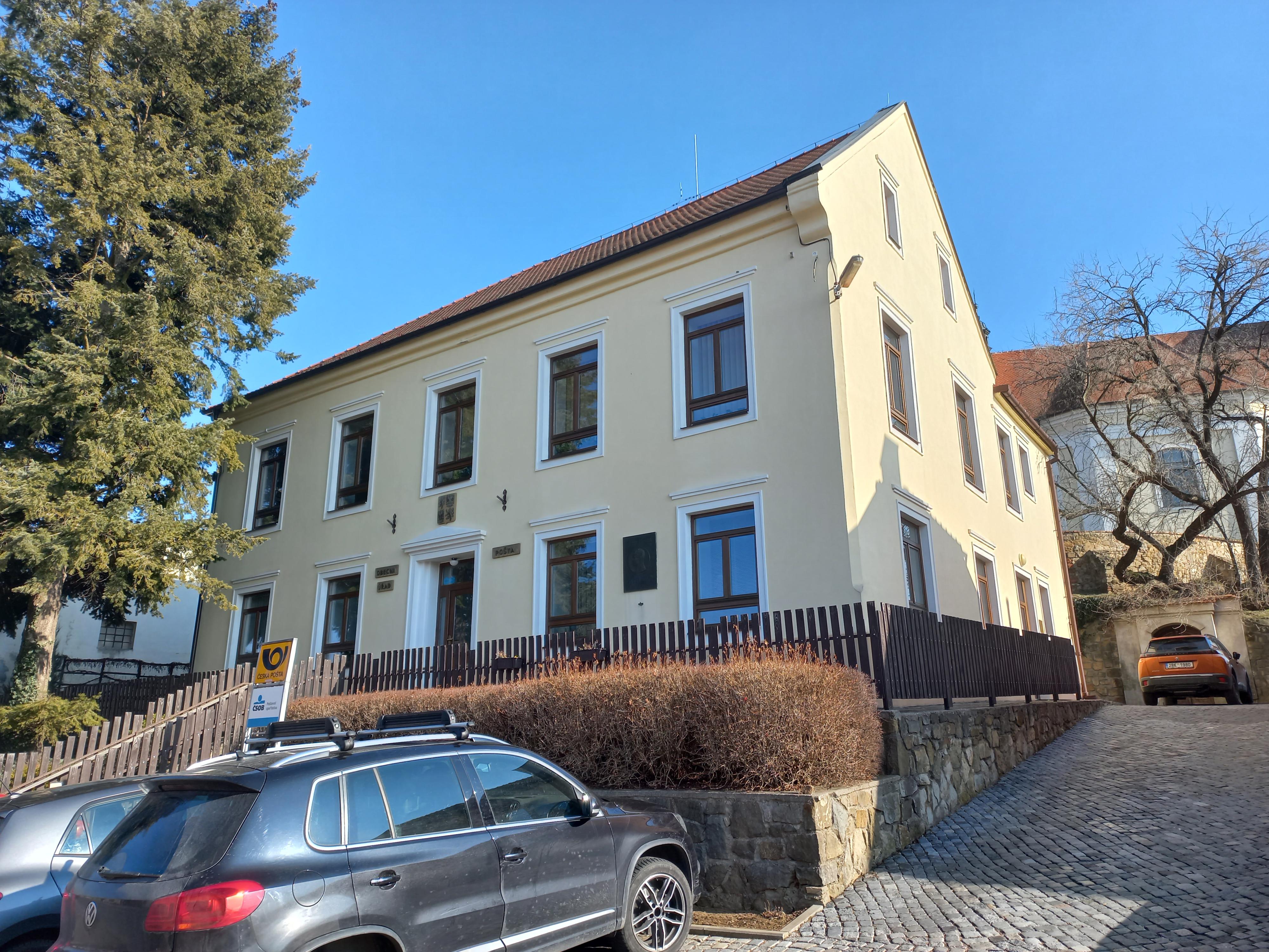 Vlkoš - obecní úřad foto 2