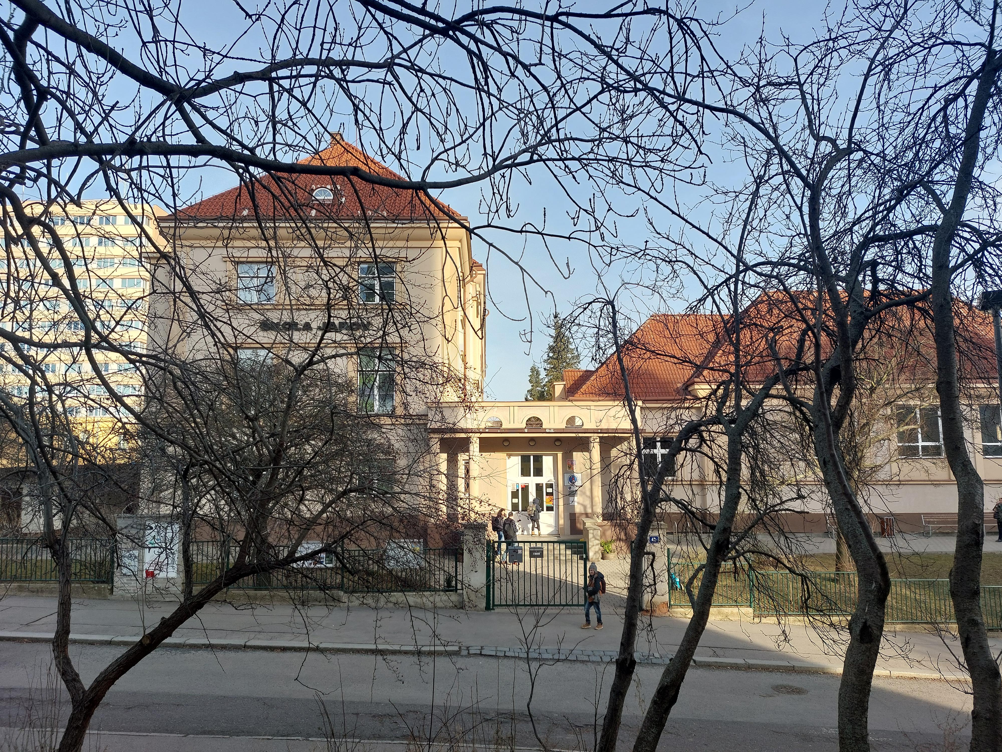 ZŠ a MŠ Jarov foto 2