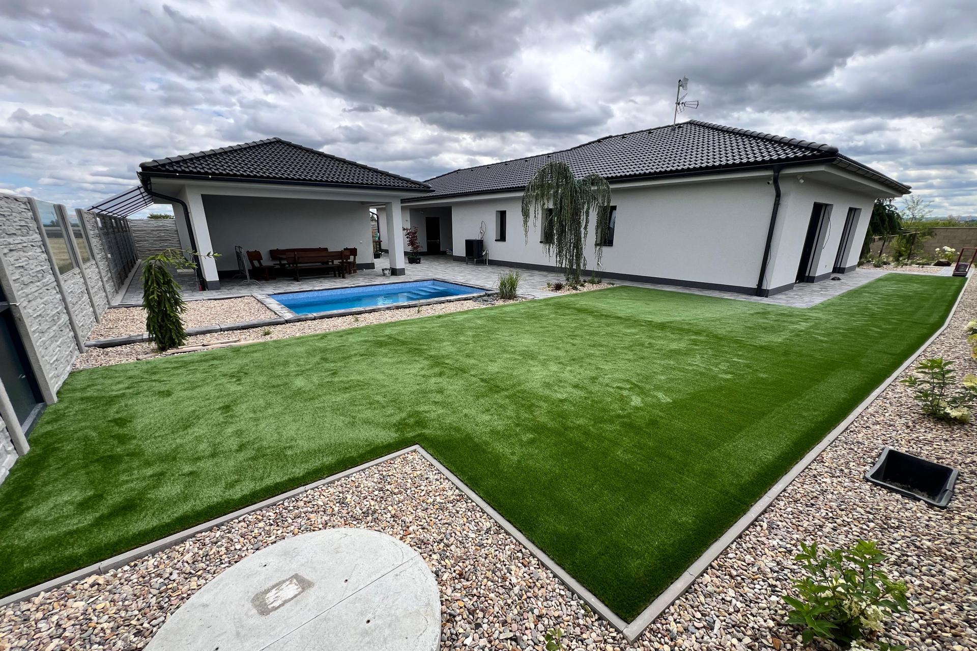 Umělé trávníky na zahradu i do sportovního areálu