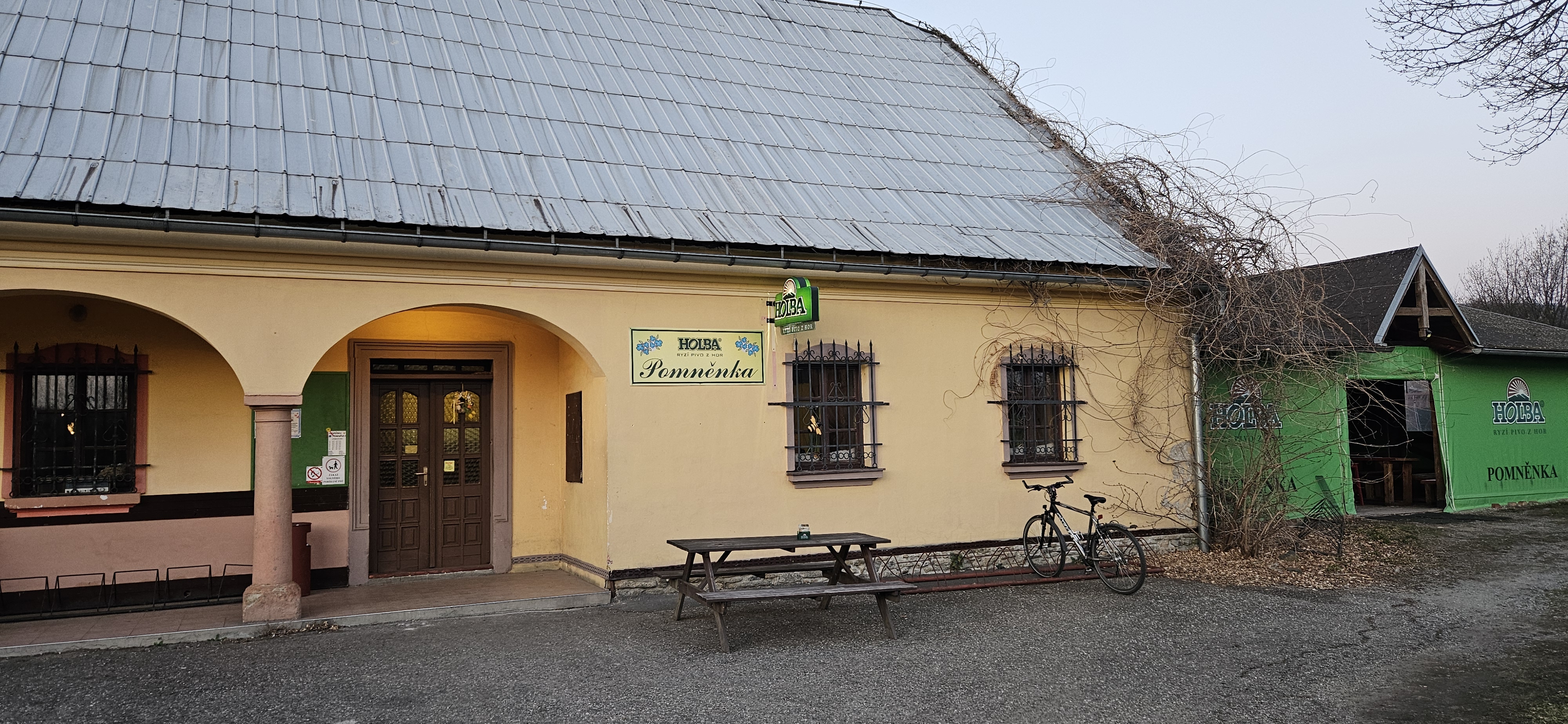Restaurace U Pomněnky 44 foto 2