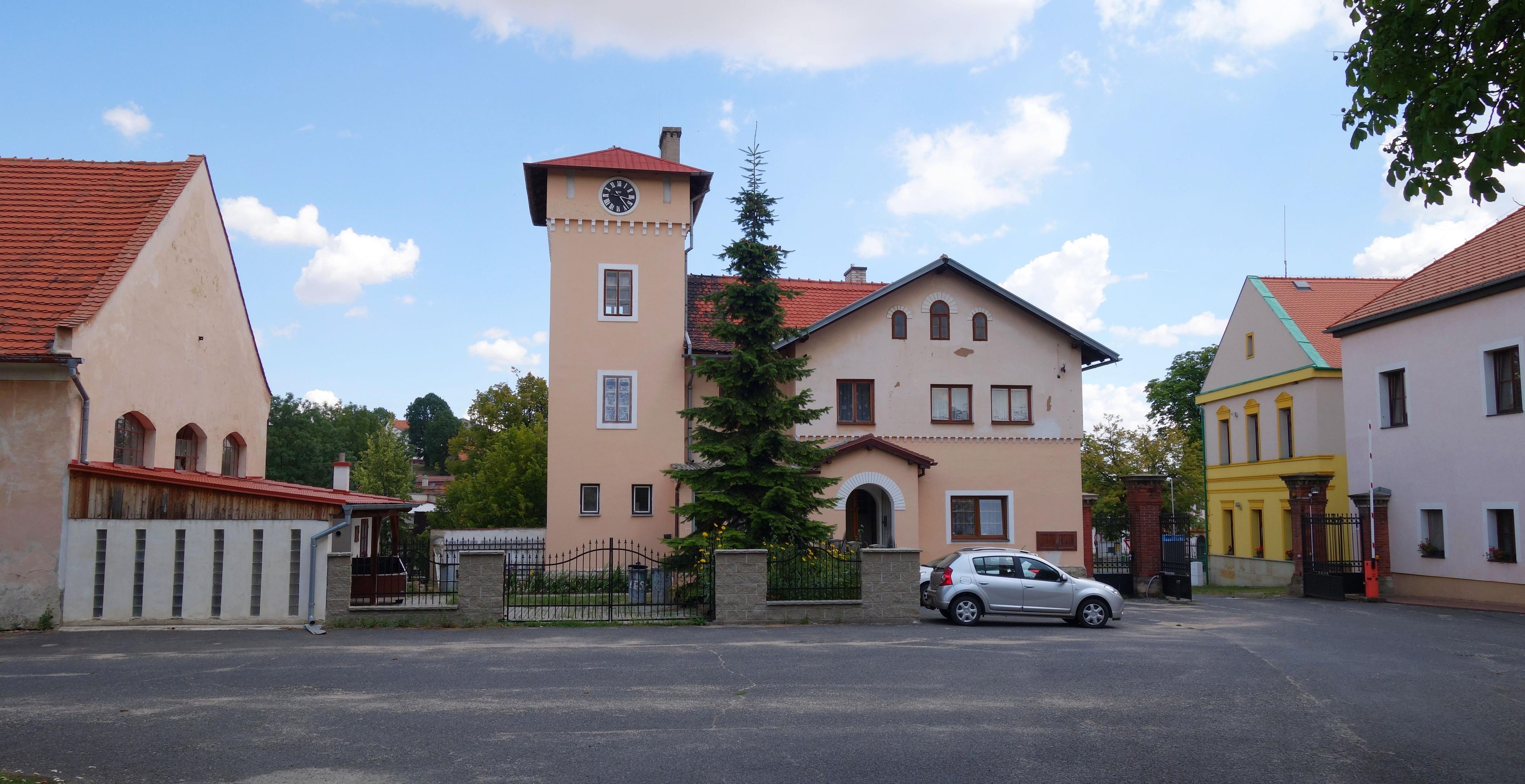 Tuchořice - obecní úřad foto 6