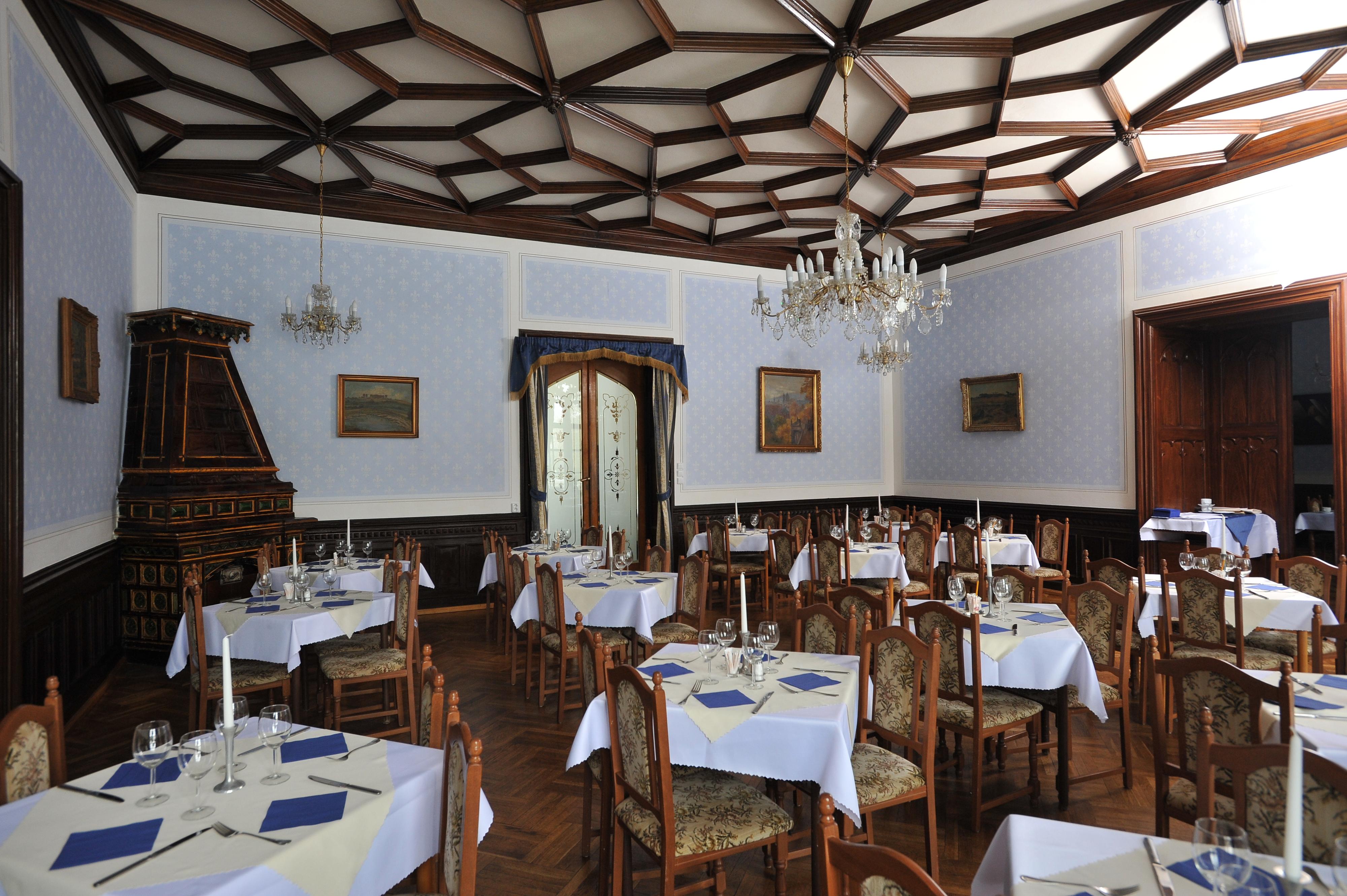 LÁZNĚ HOTEL VRÁŽ, s.r.o.