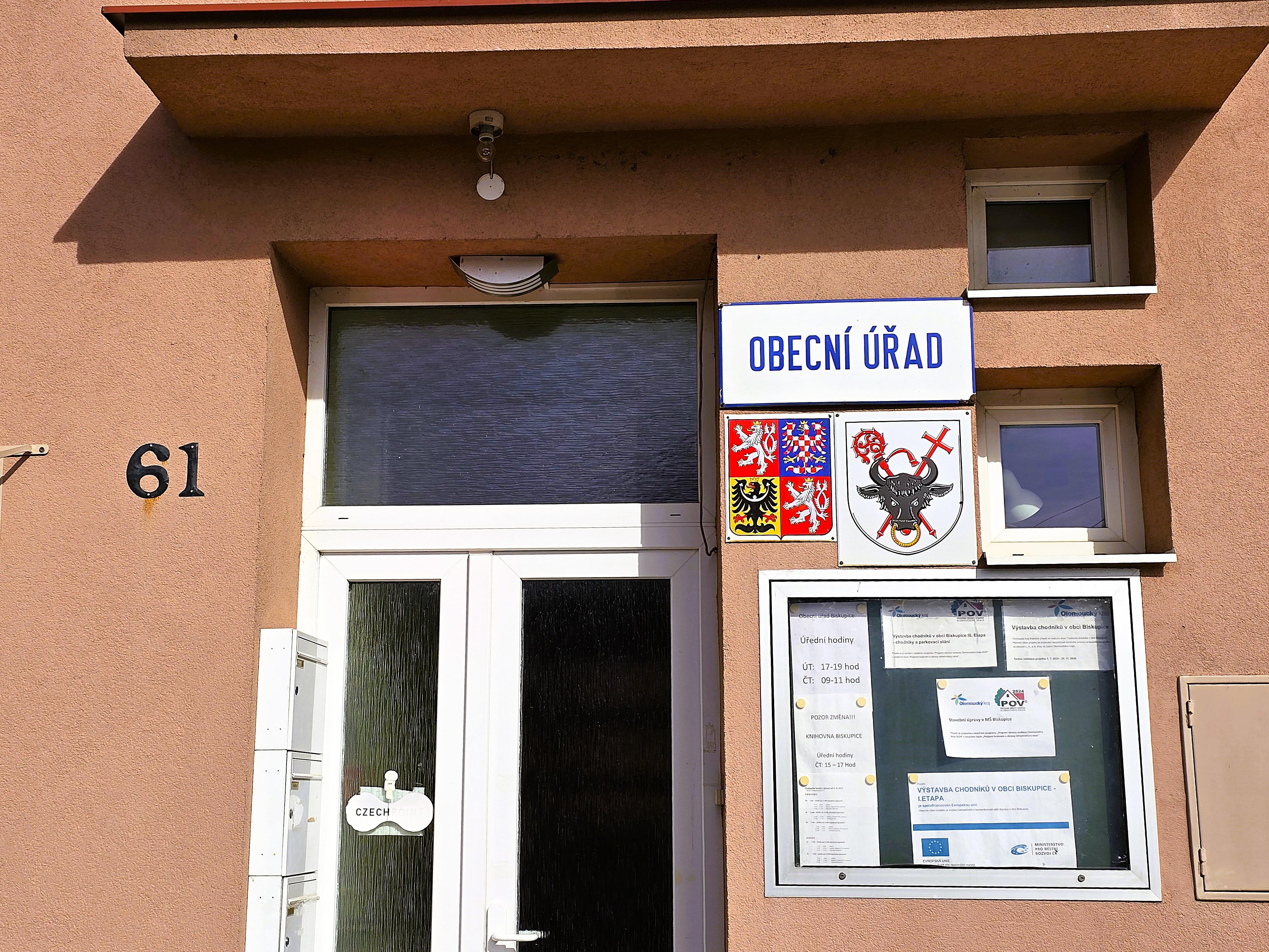 Biskupice - obecní úřad foto 2