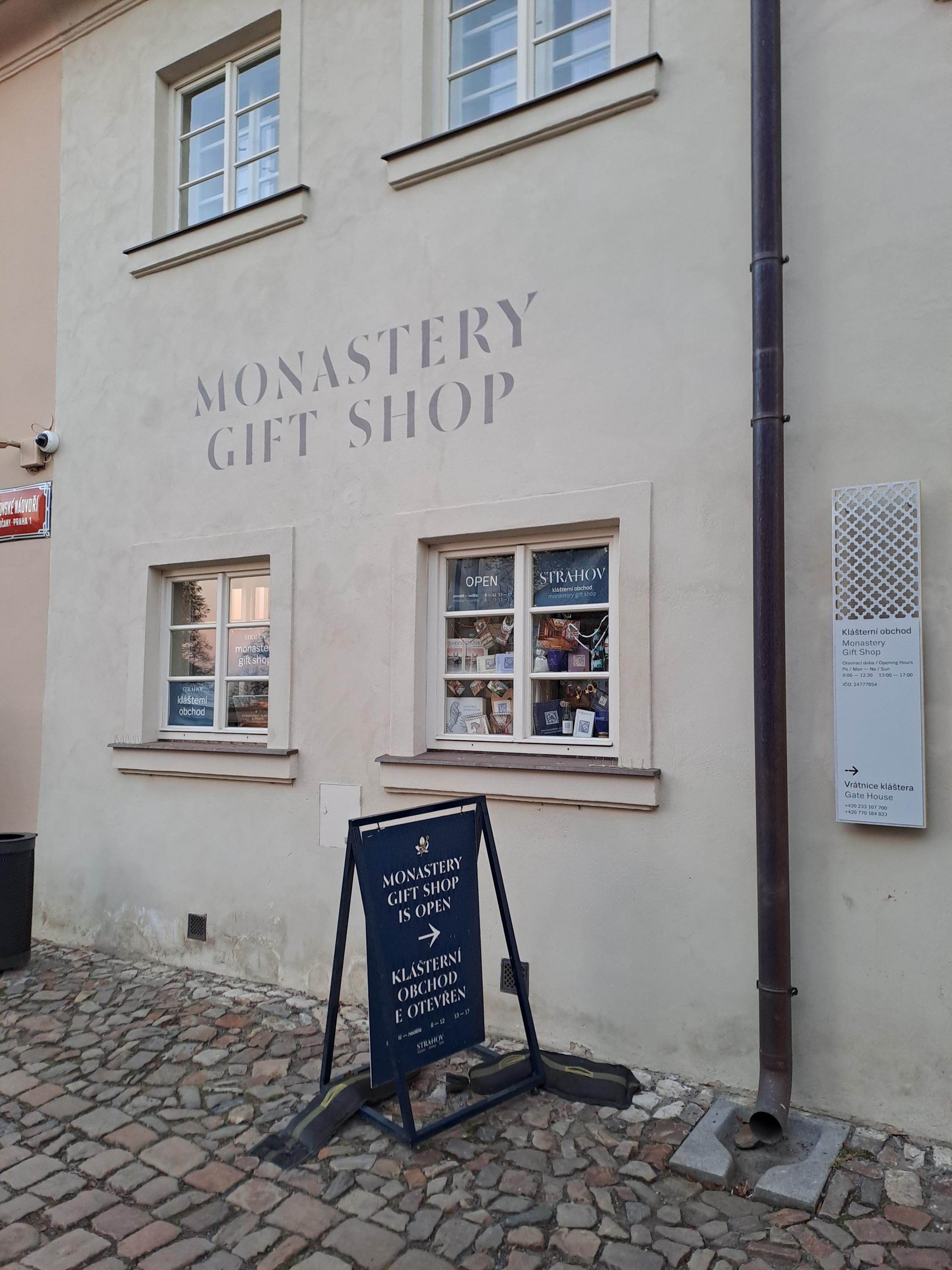 Klášterní obchůdek foto 1