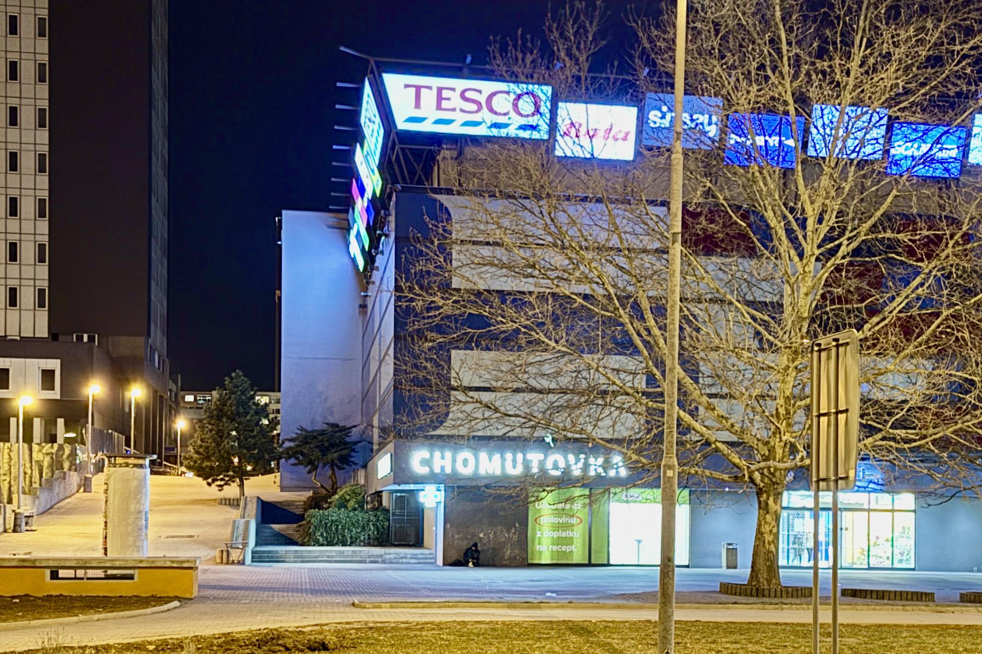 Obchodní centrum Chomutovka foto 6