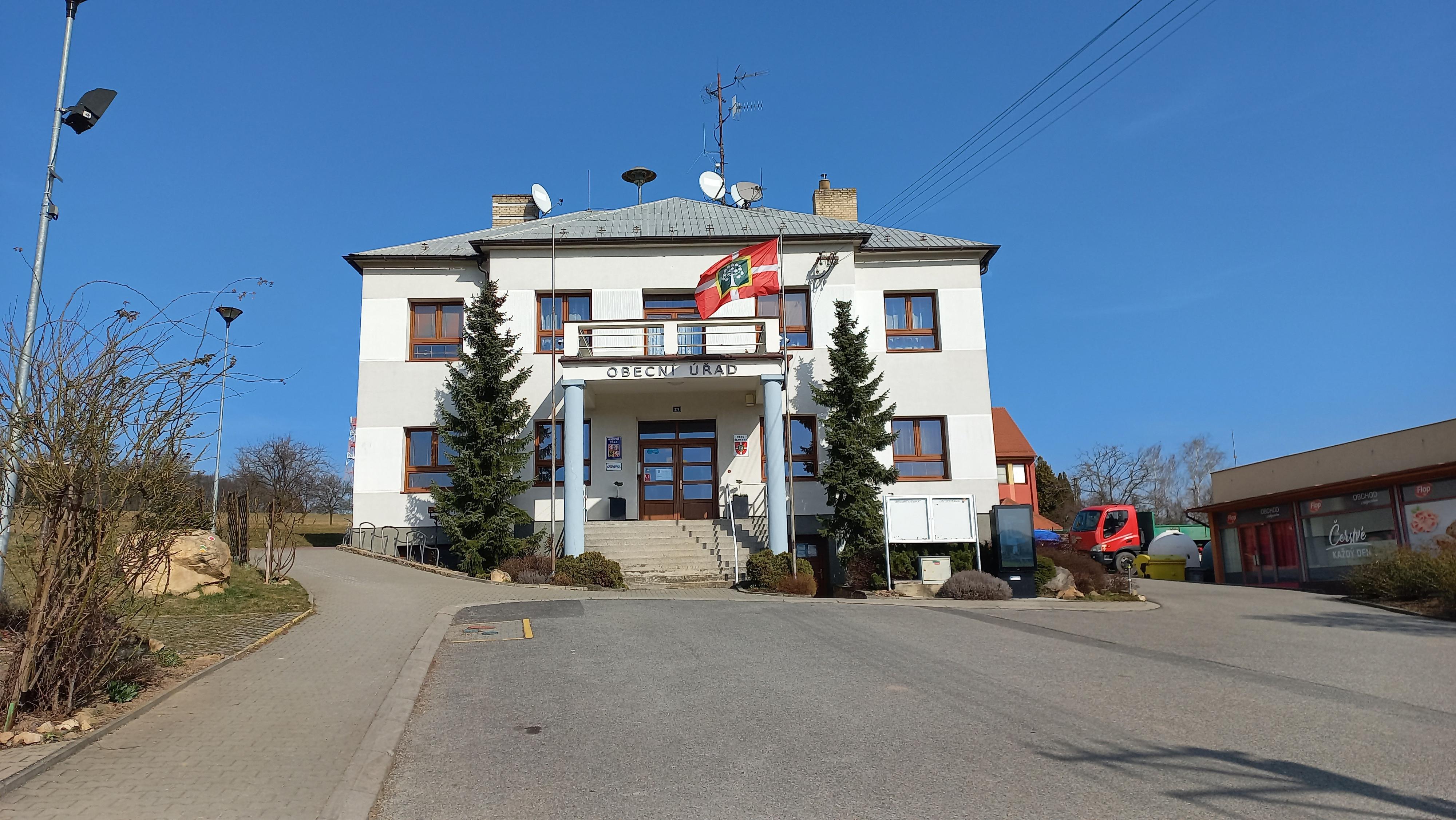 Žlutava - obecní úřad foto 4