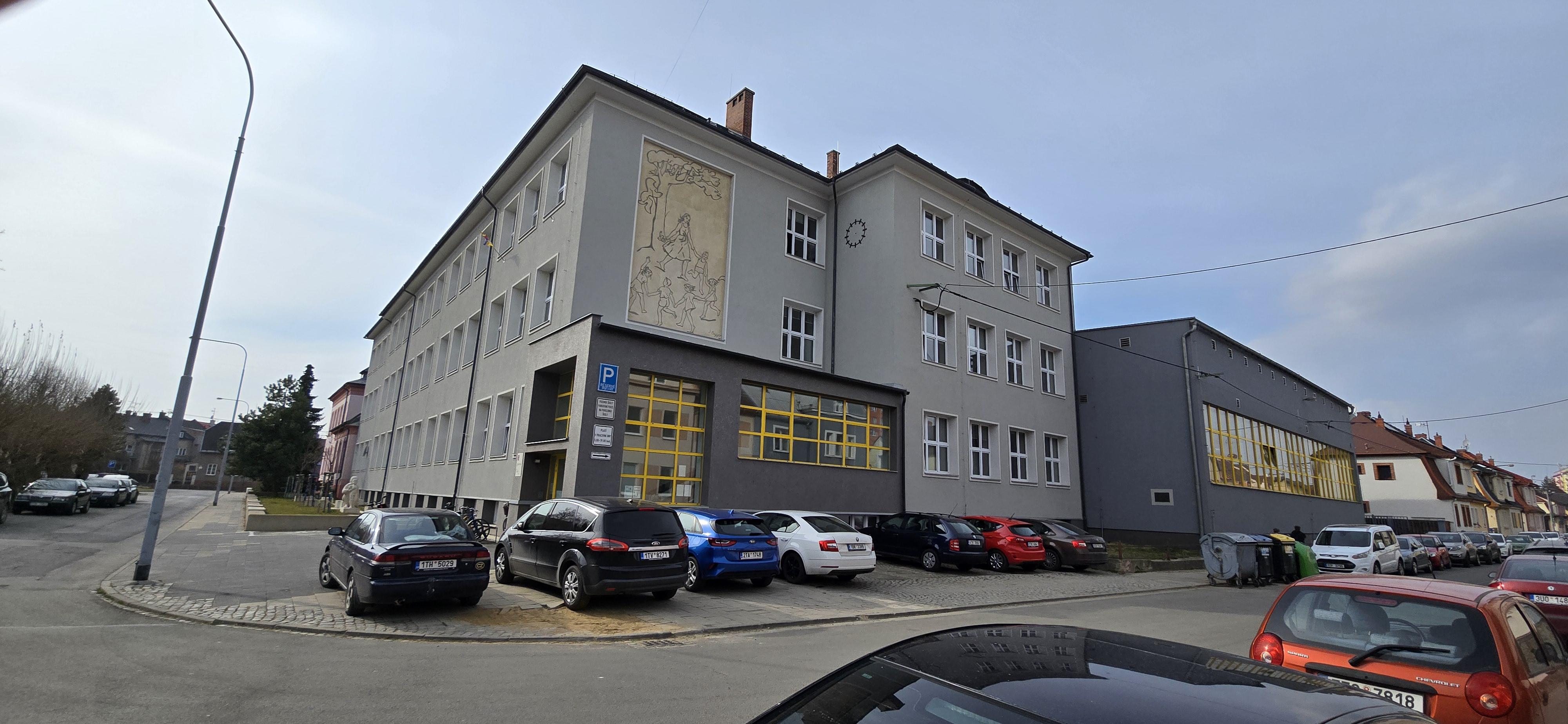 Střední pedagogická škola a Střední zdravotnická škola, Krnov foto 2