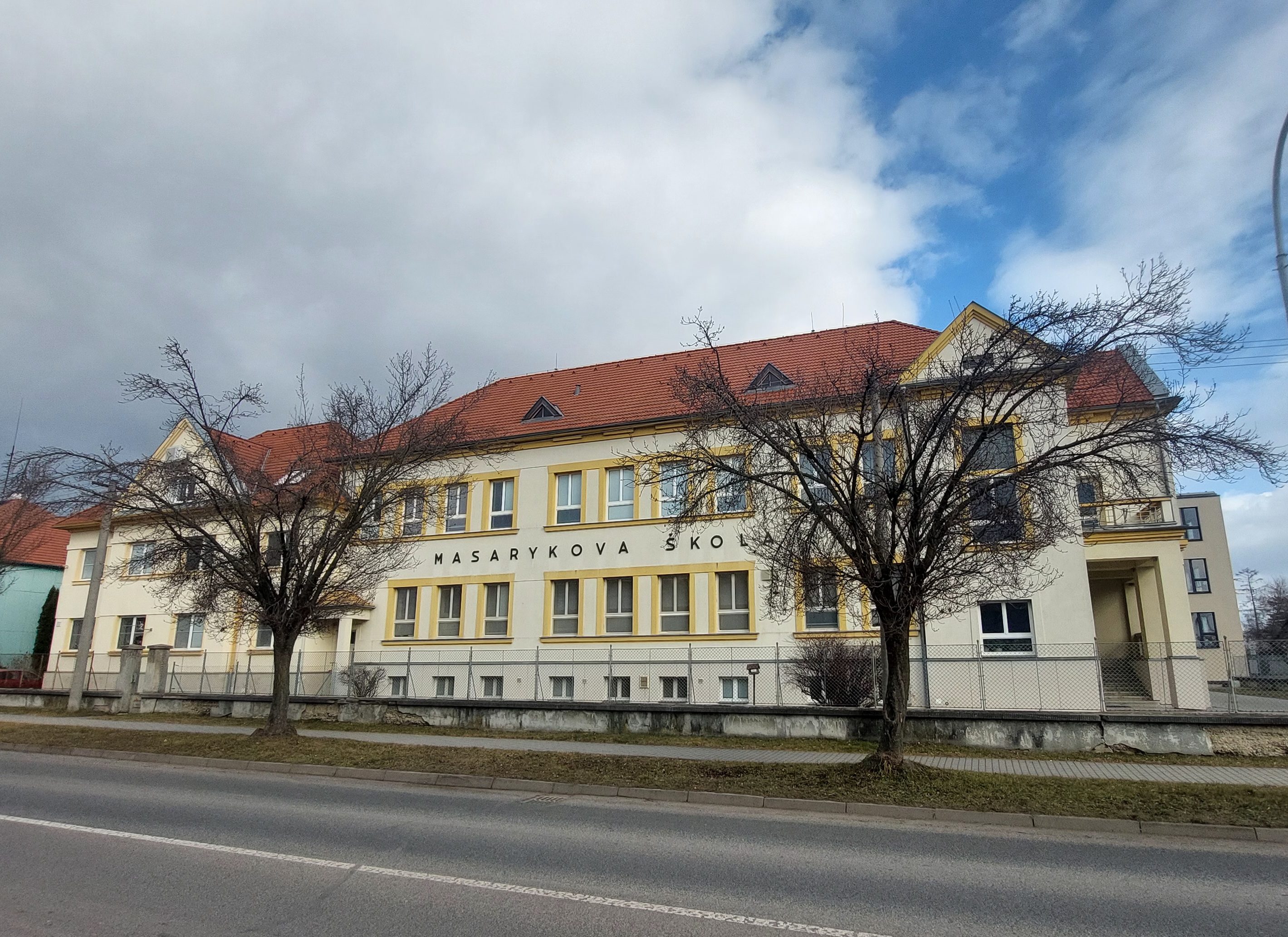 Masarykova základní škola a mateřská škola Nezamyslice foto 2