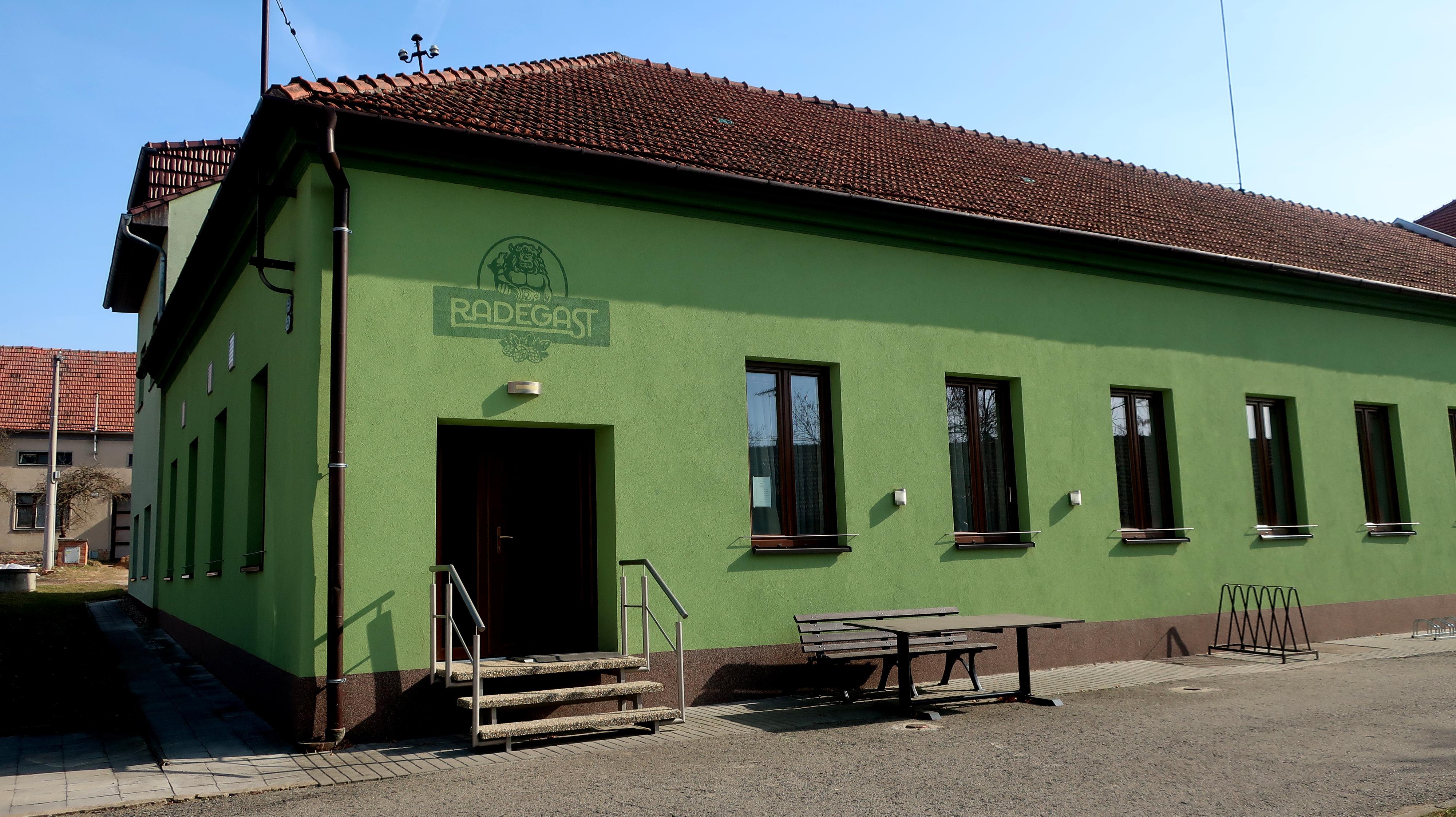 Hospoda u základní školy