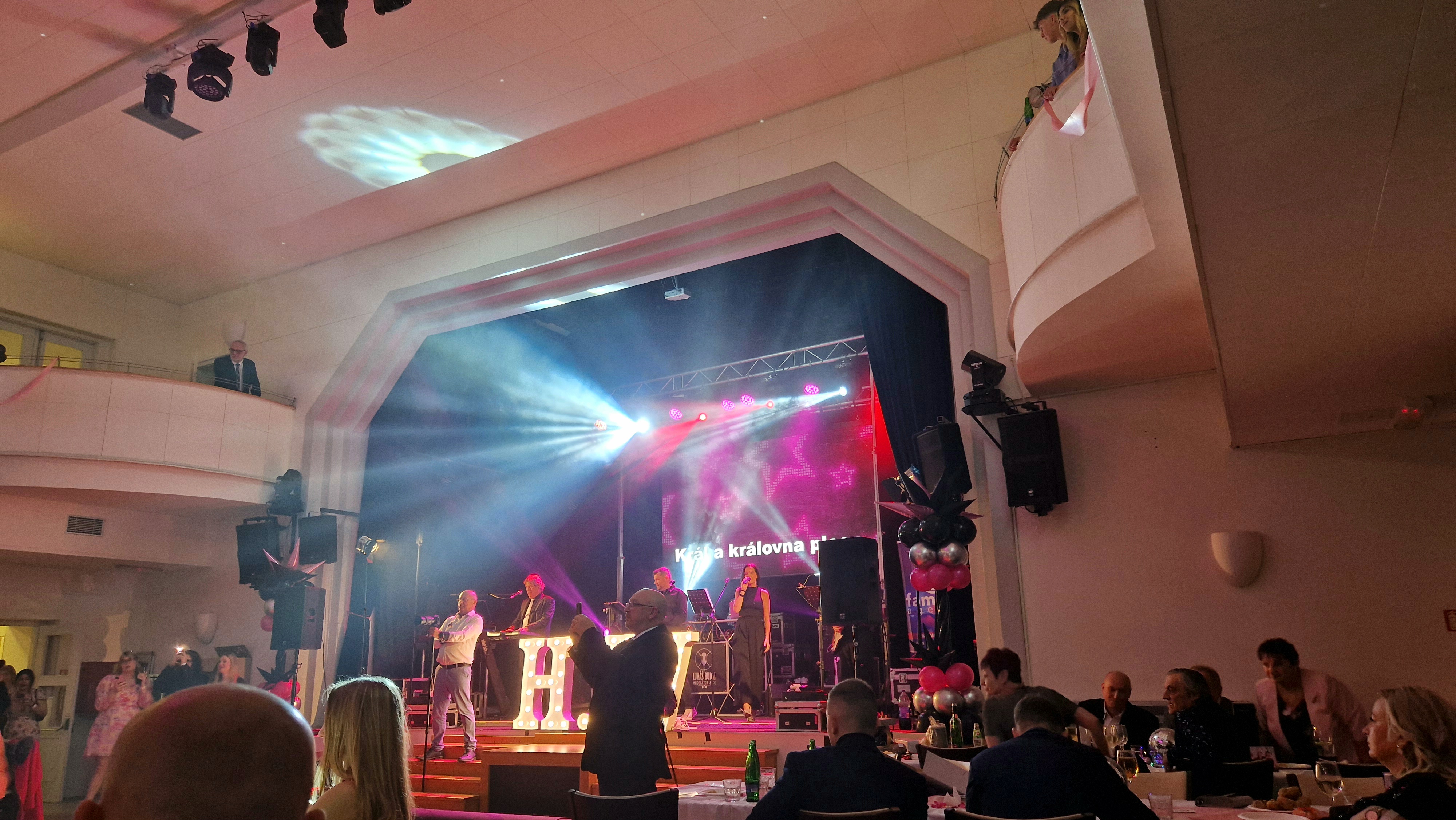 Kulturní dům ZASTÁVKA foto 4