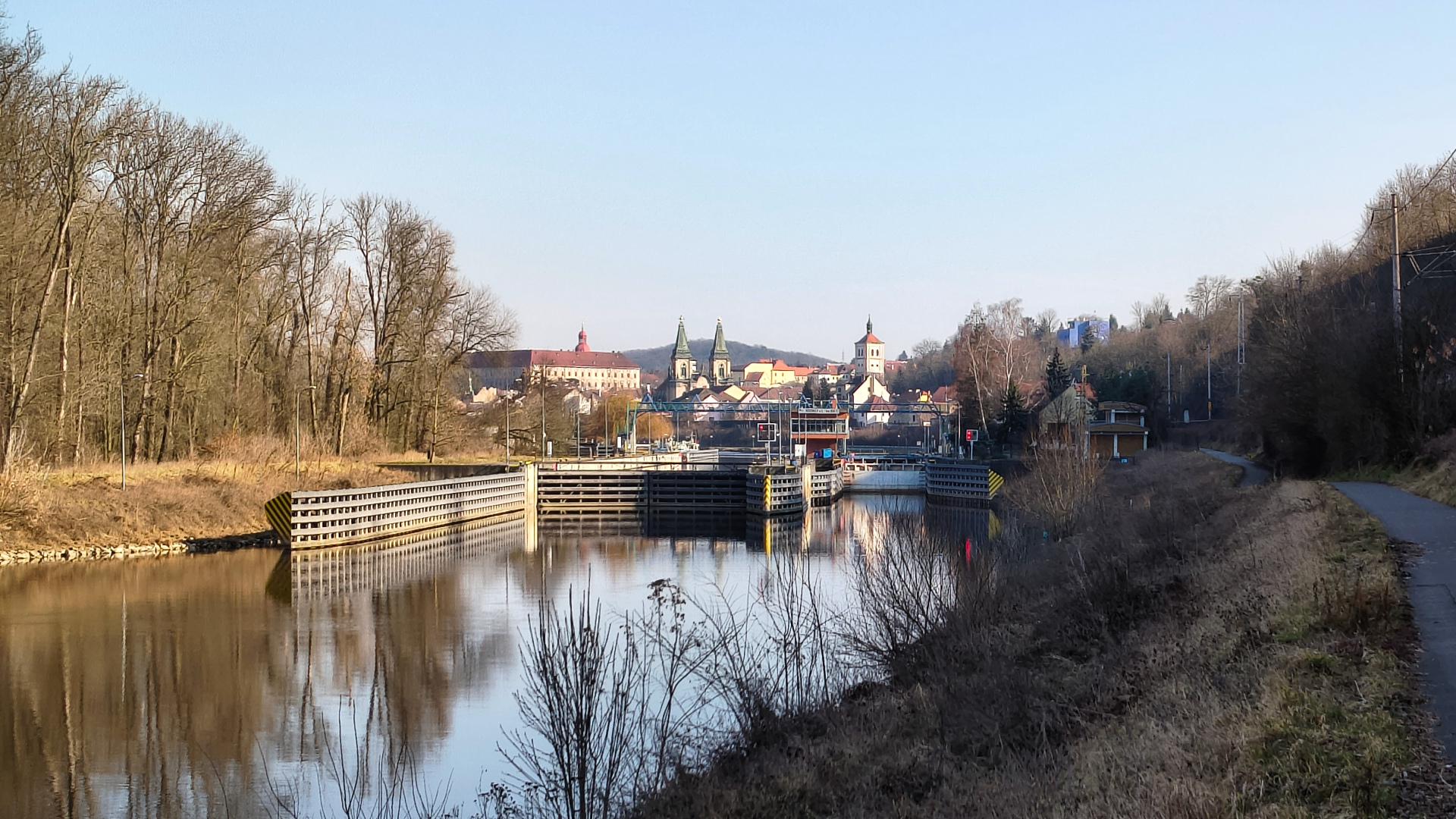 Plavební komora Roudnice nad Labem foto 4