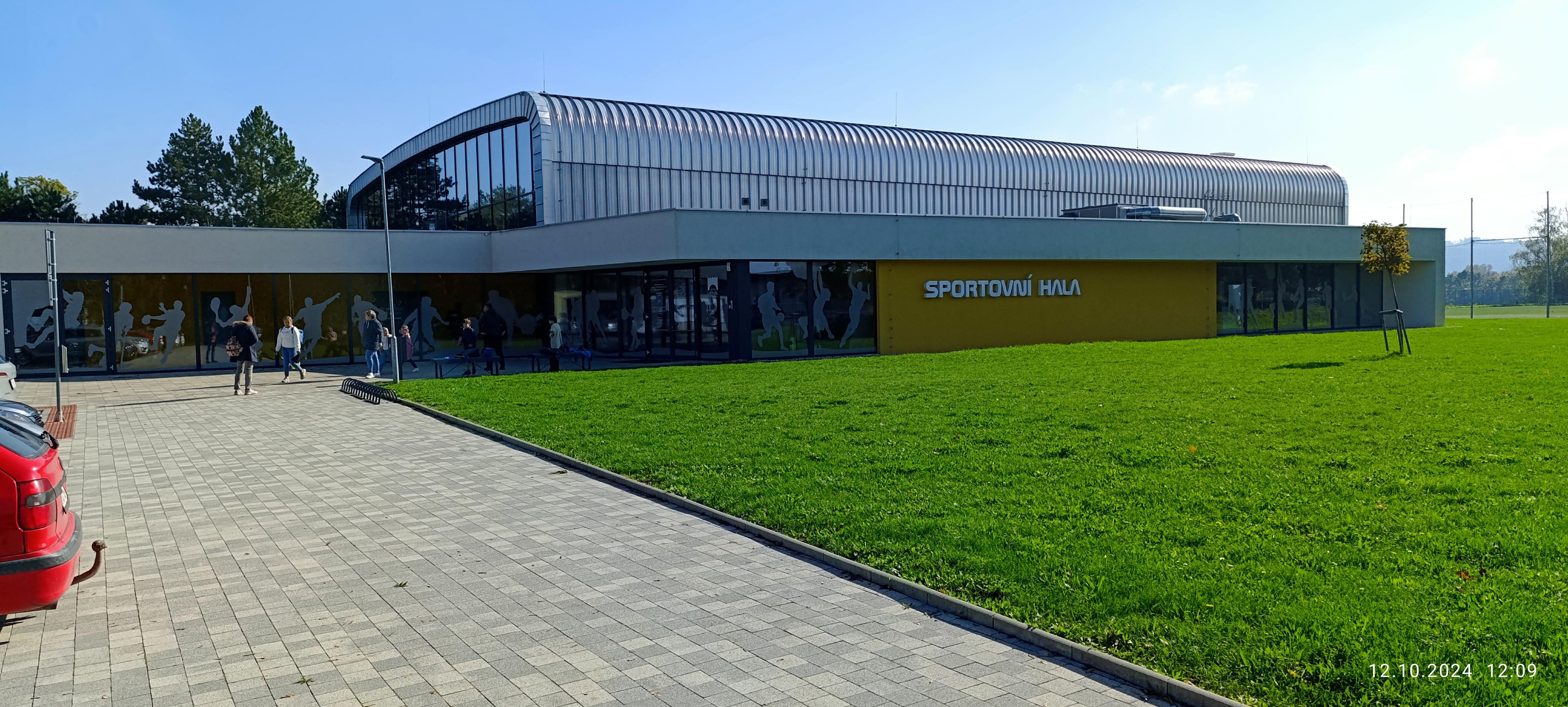 Sportovní hala v Lipníku nad Bečvou foto 2