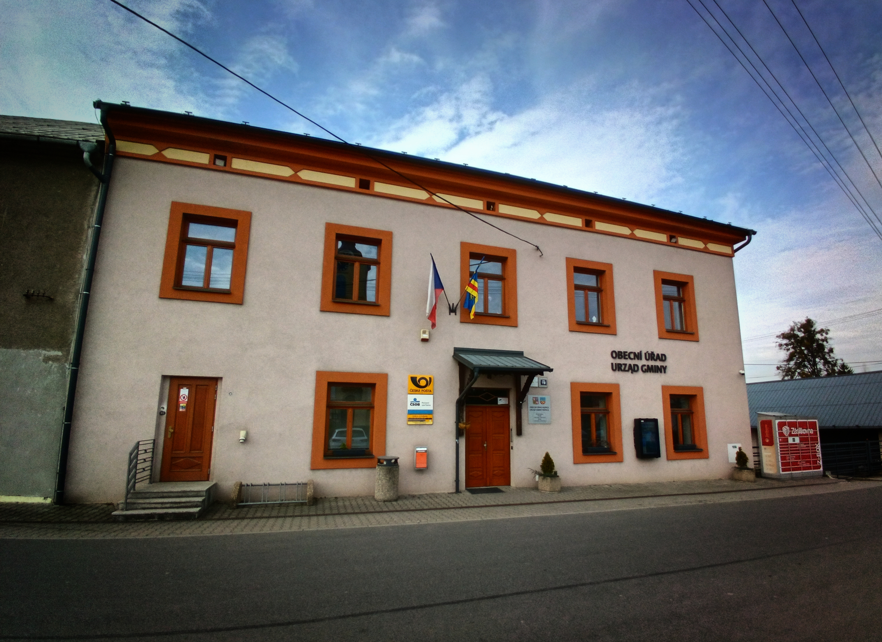 Ropice - obecní úřad foto 2