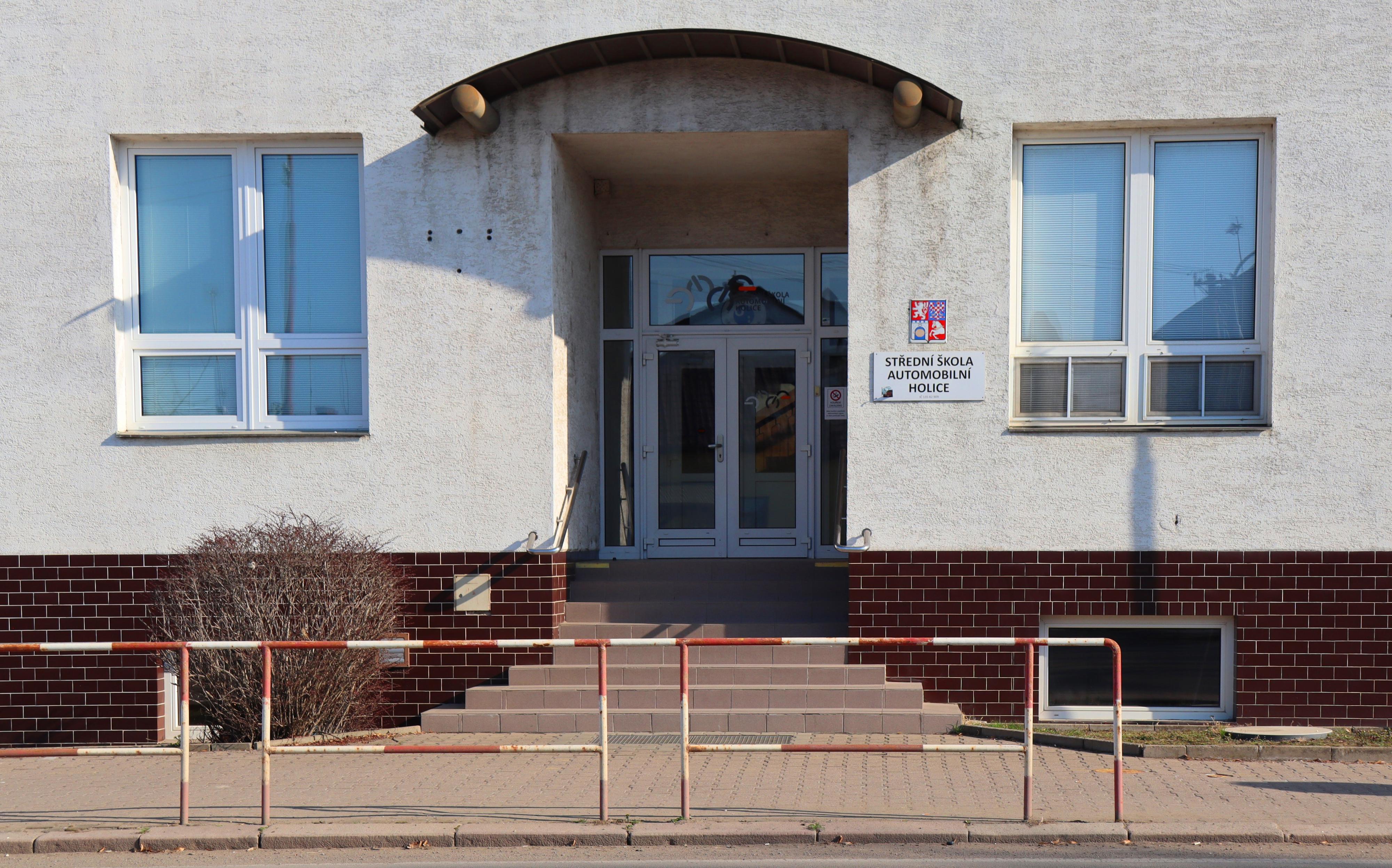 Střední škola automobilní Holice foto 4