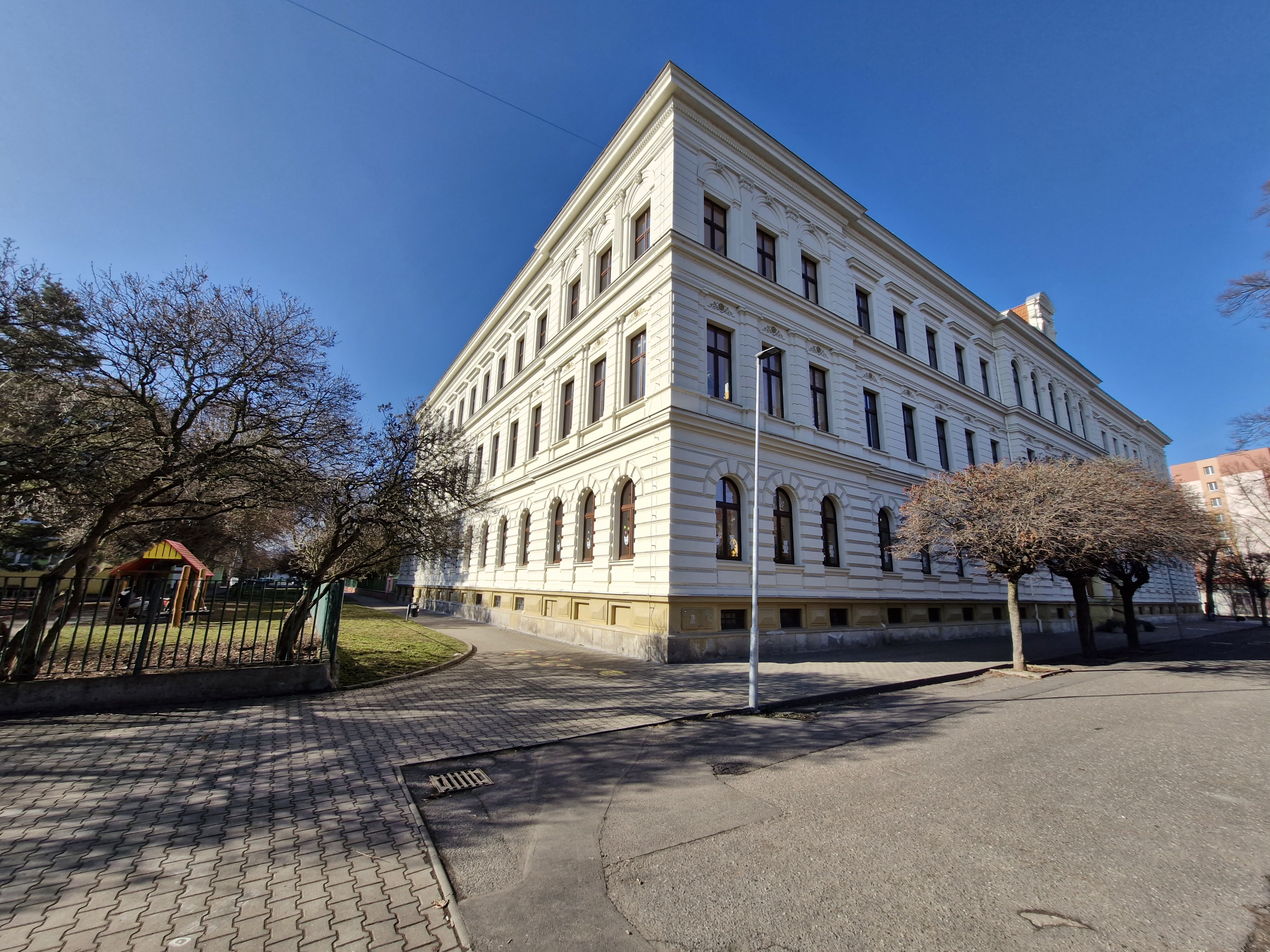 Základní škola Lovosice, Sady pionýrů 355/2, okres Litoměřice foto 5