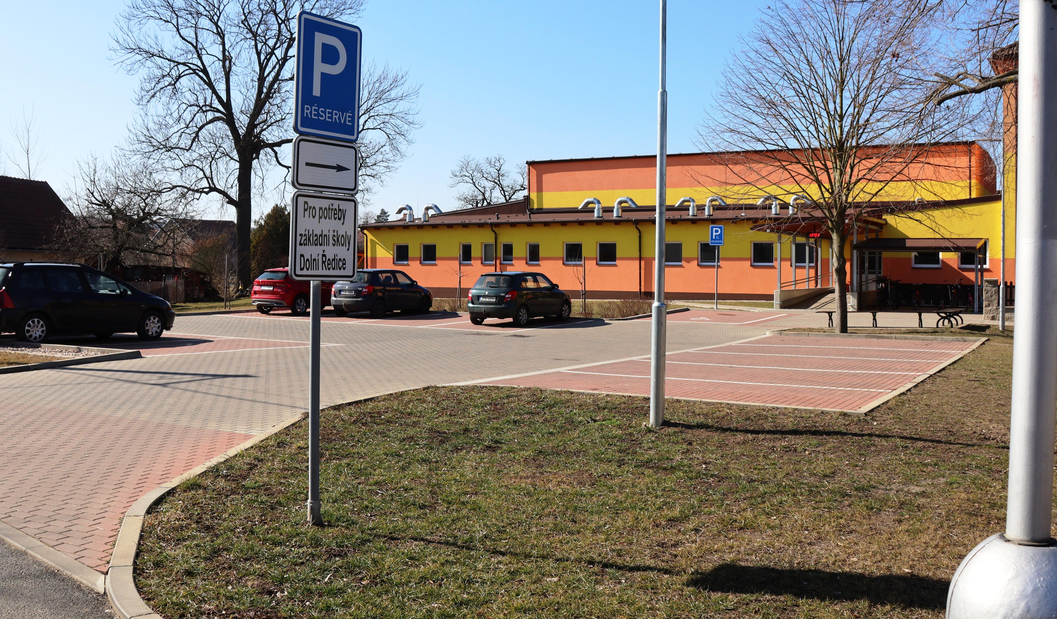 Základní škola Dolní Ředice, okres Pardubice foto 6