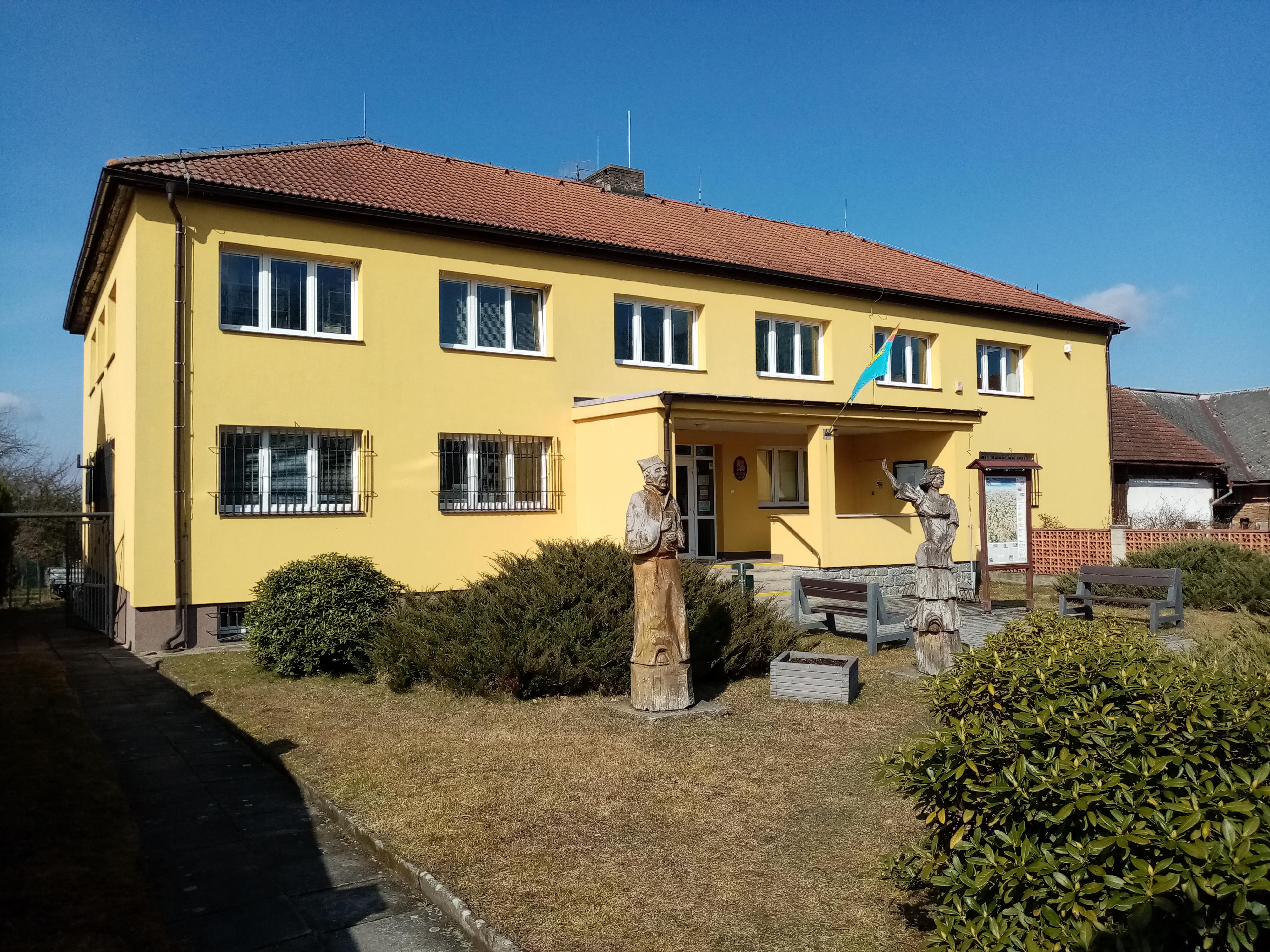 Opařany - obecní úřad