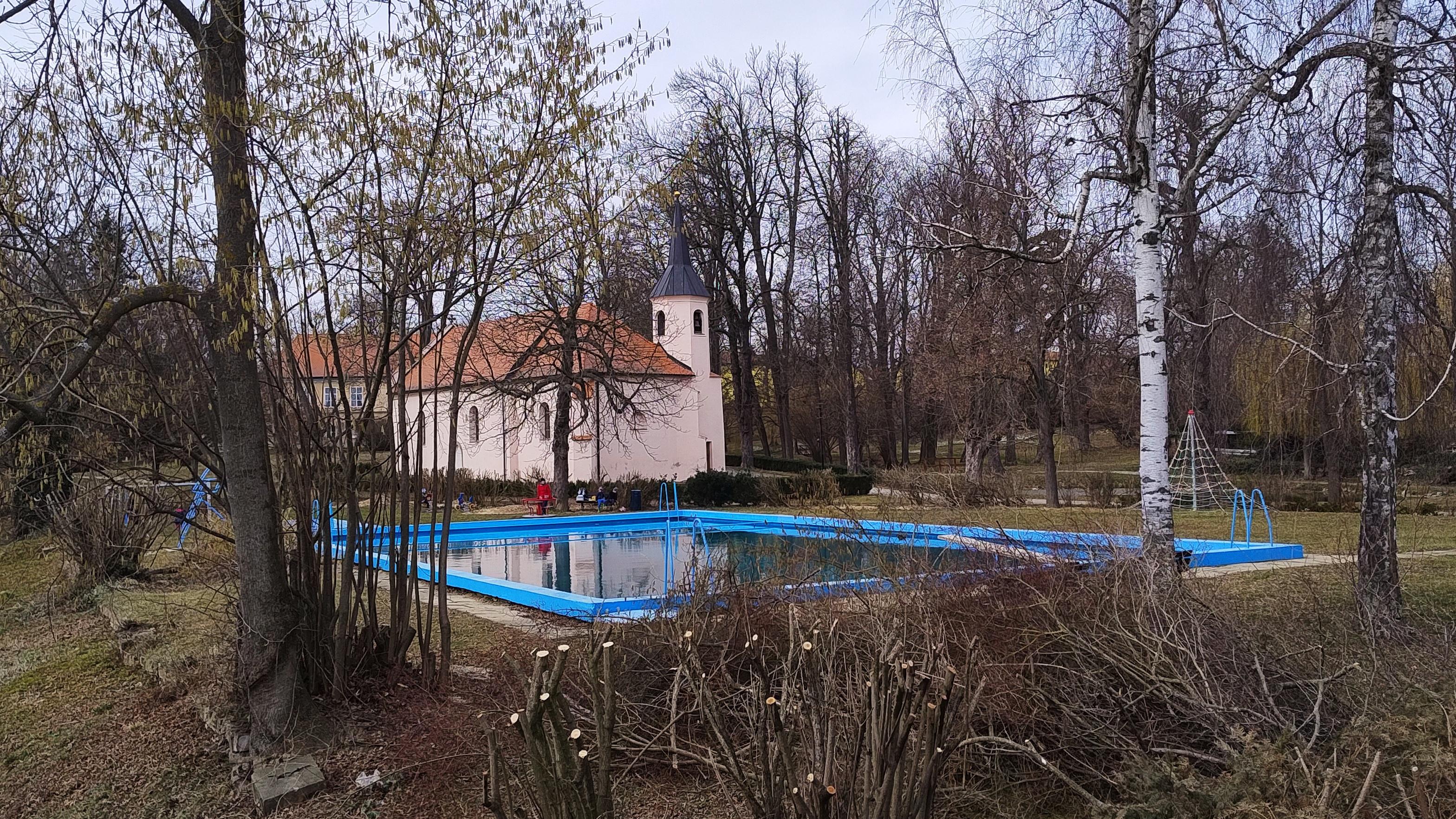 Veřejné koupaliště Miroslavské Knínice foto 3