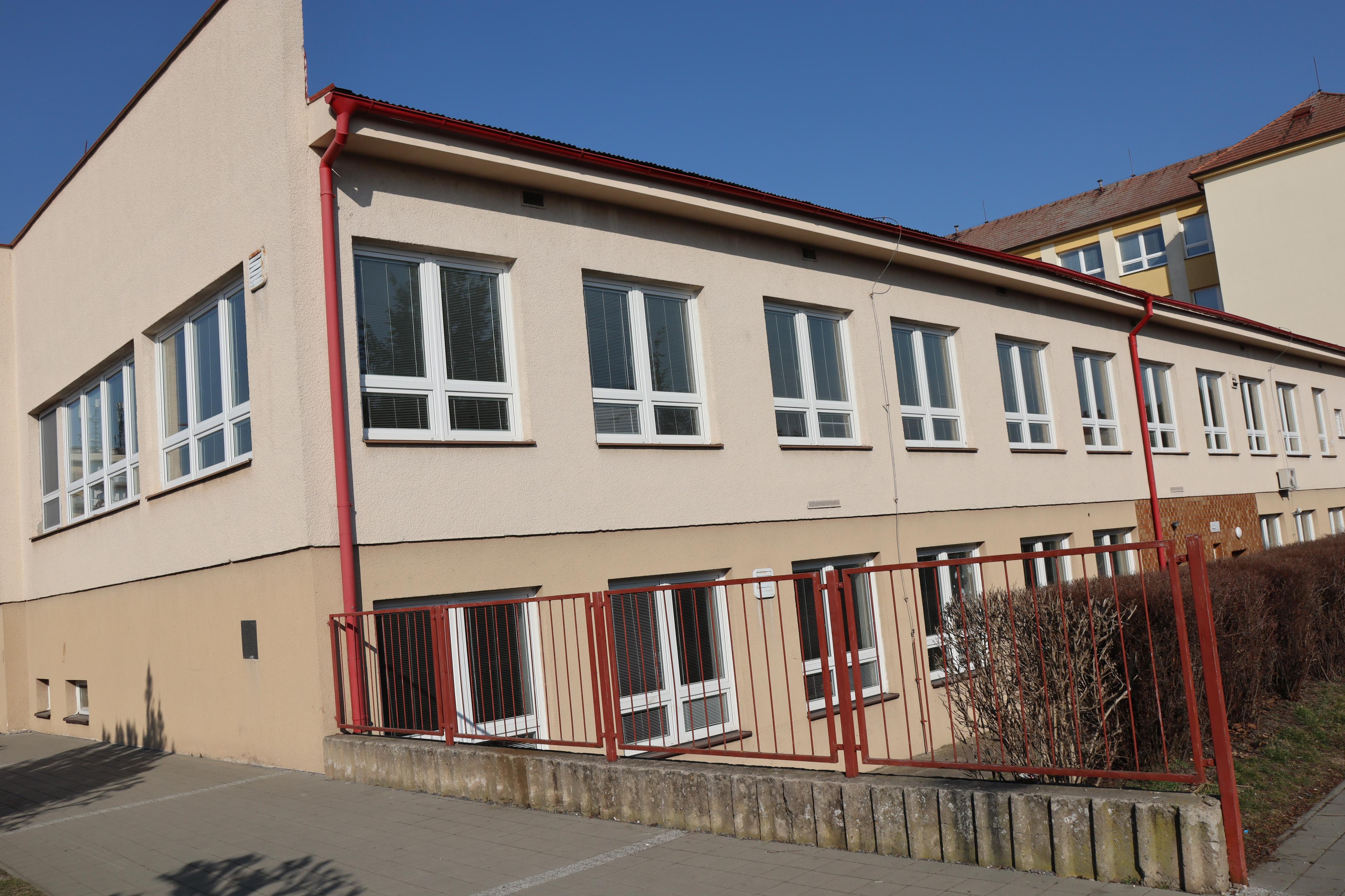 Školní jídelna Holice foto 3