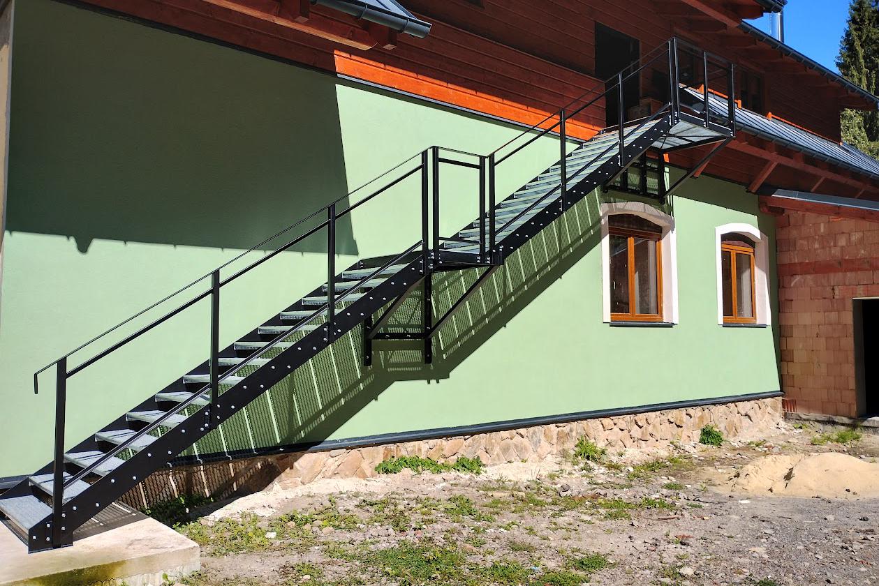 Výroba kovových schodišť a zábradlí