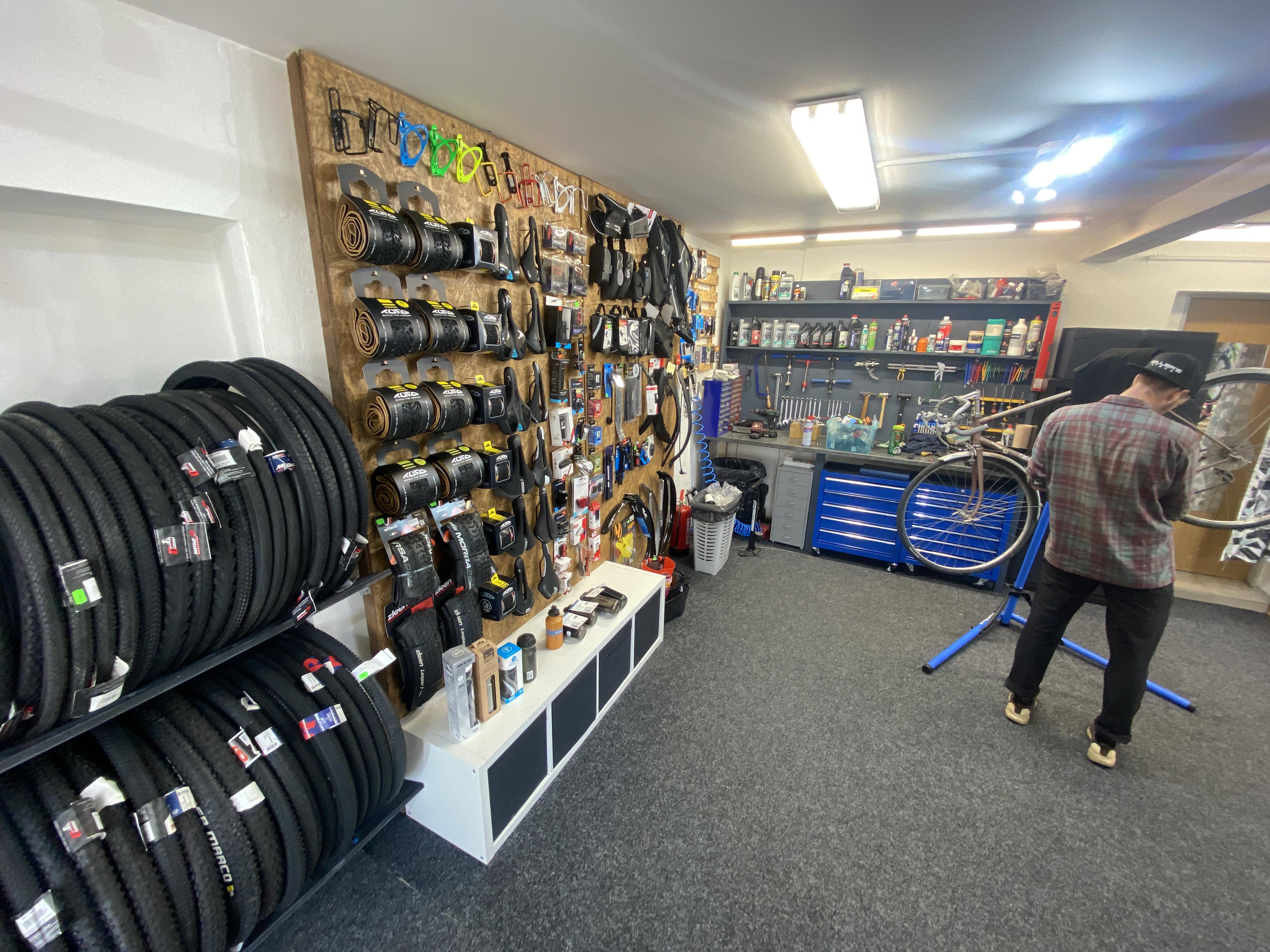 JAKUBKOLO, s.r.o. - cyklo, ski, sk8 foto 2