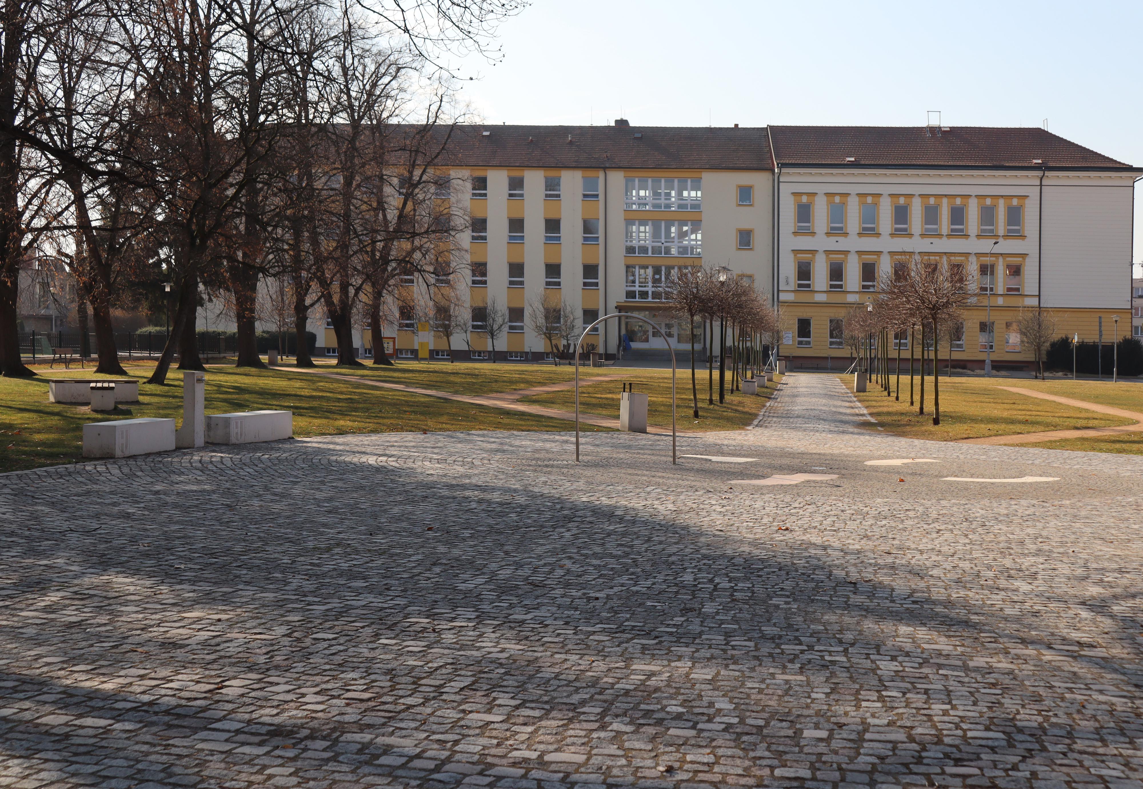 Základní škola Holice, Holubova 47, okres Pardubice