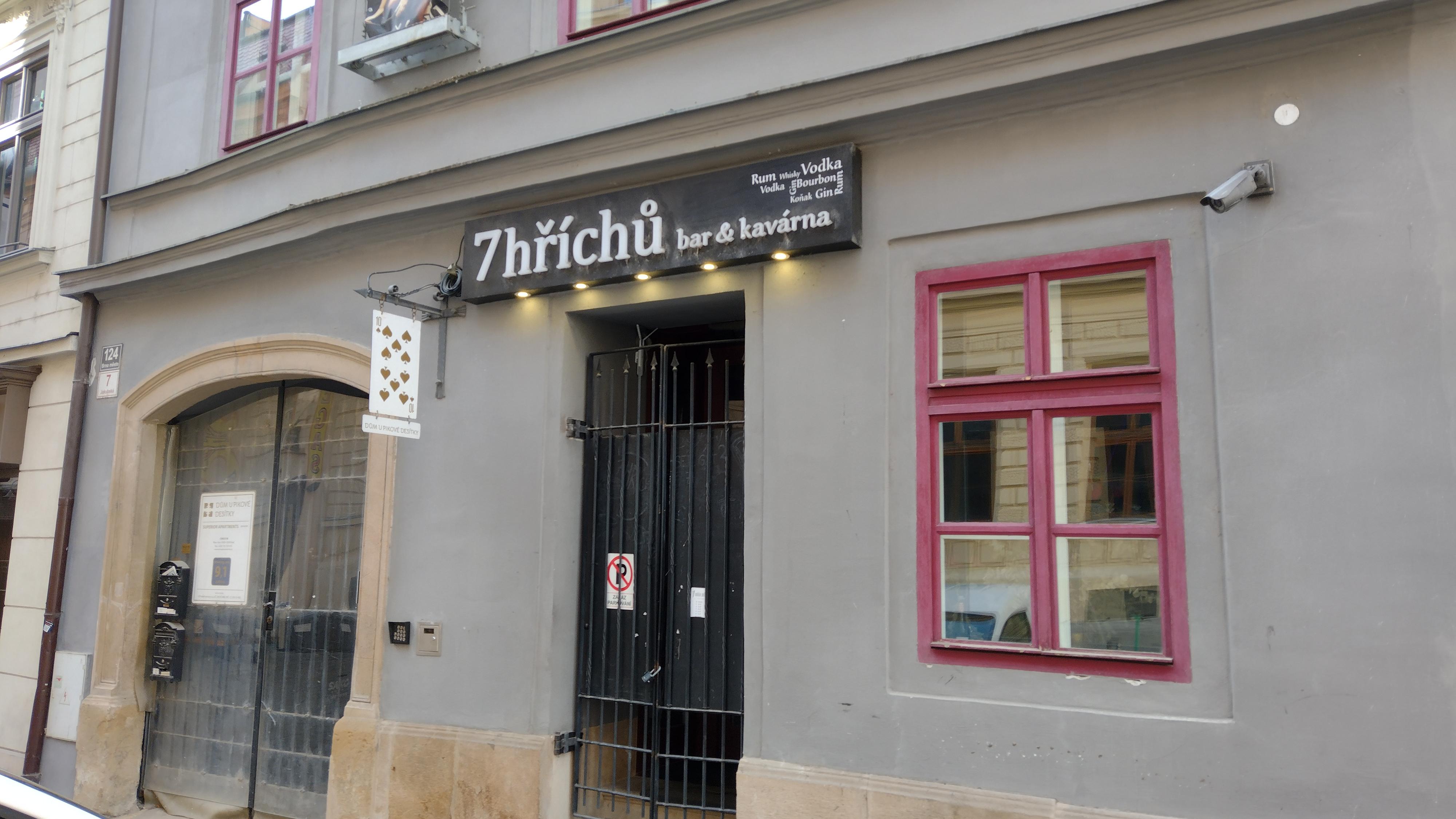 Café & gin bar 7 hříchů foto 4