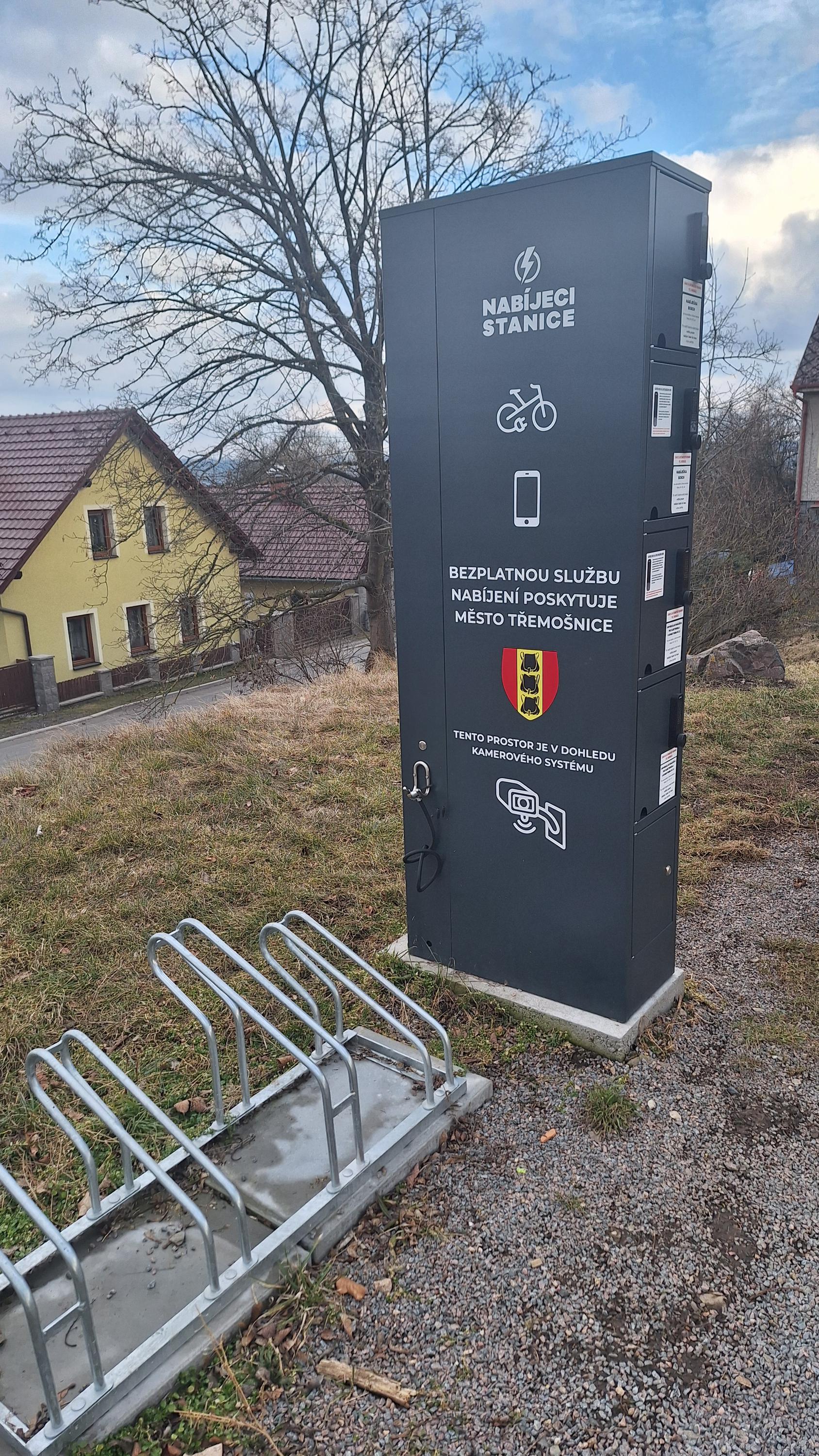 Nabíjecí stanice pro elektrokola a mobilní zařízení foto 5