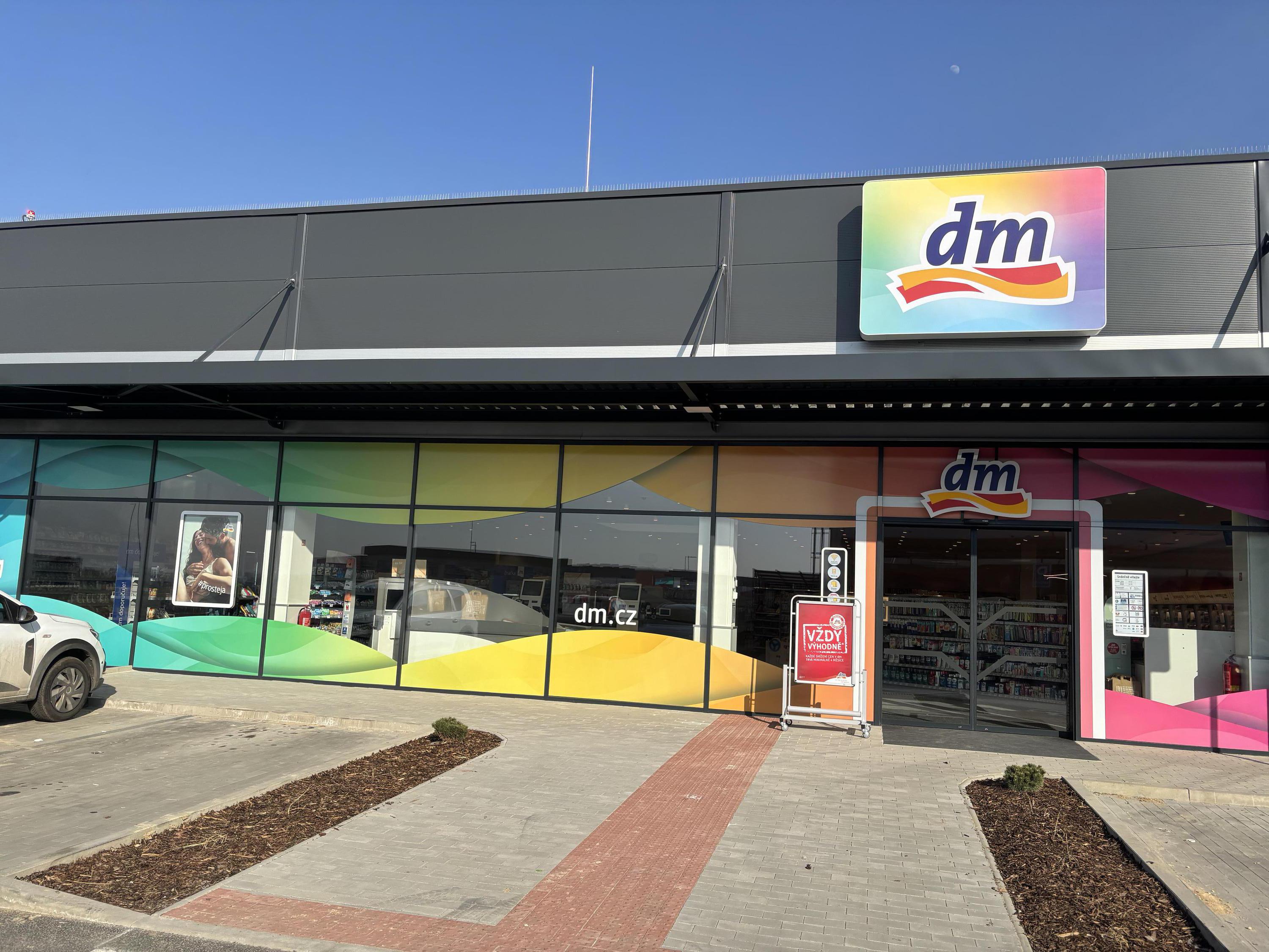 dm drogerie markt s.r.o. foto 2