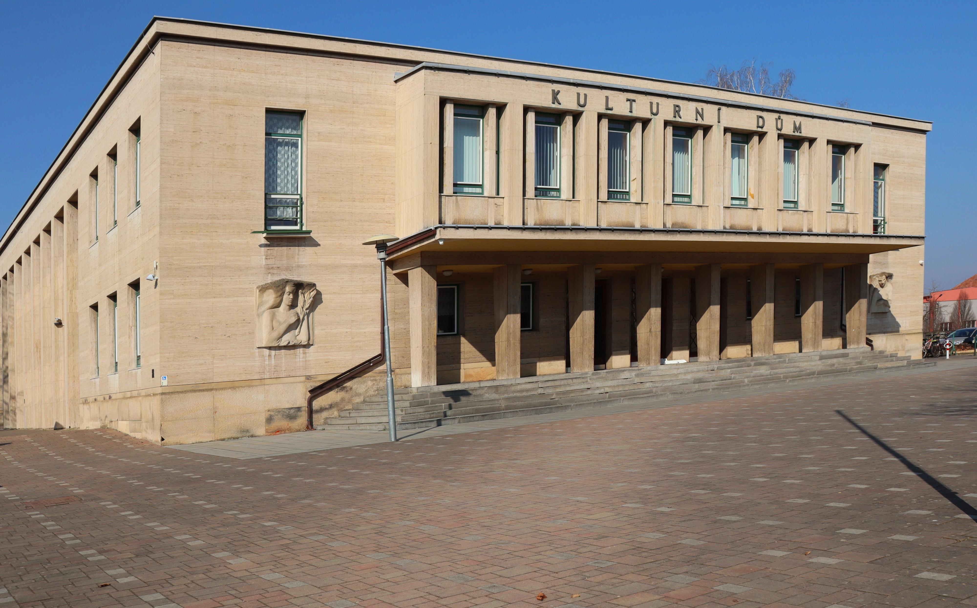 Kulturní dům města Holic foto 4