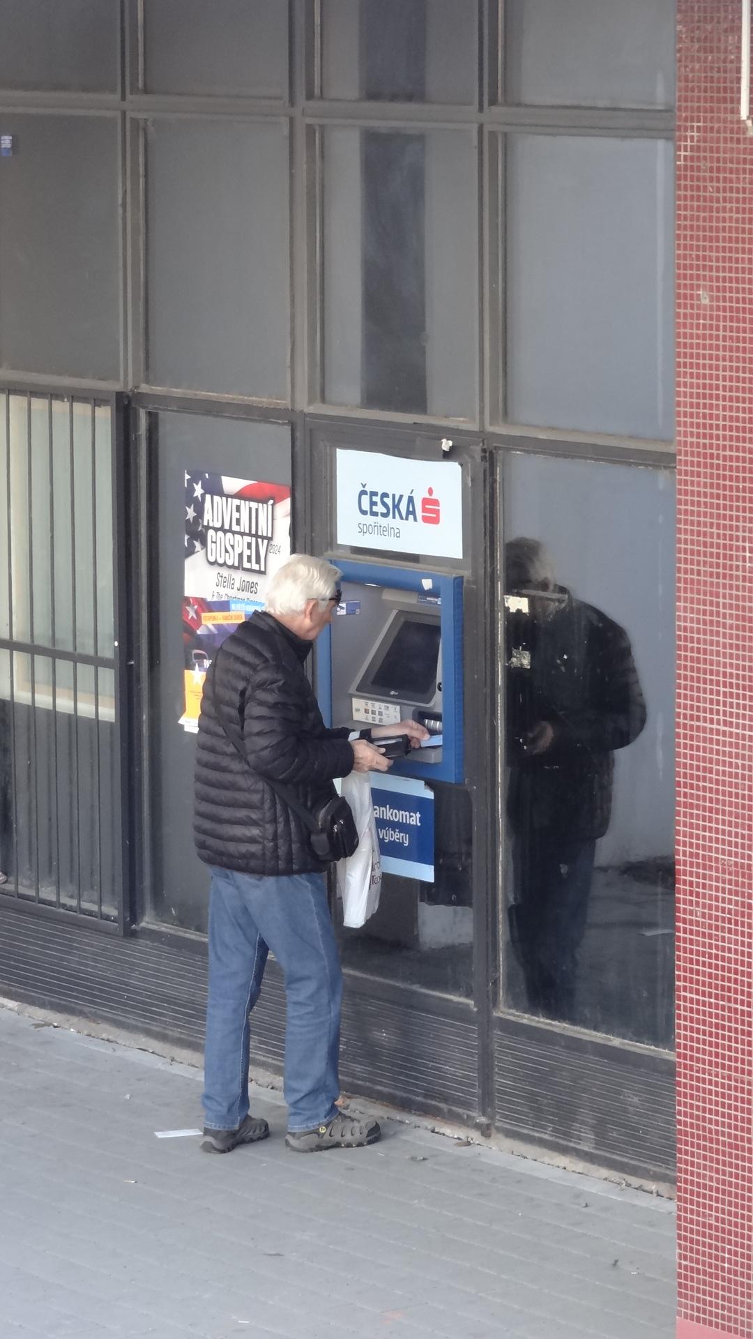 Bankomat České spořitelny foto 3