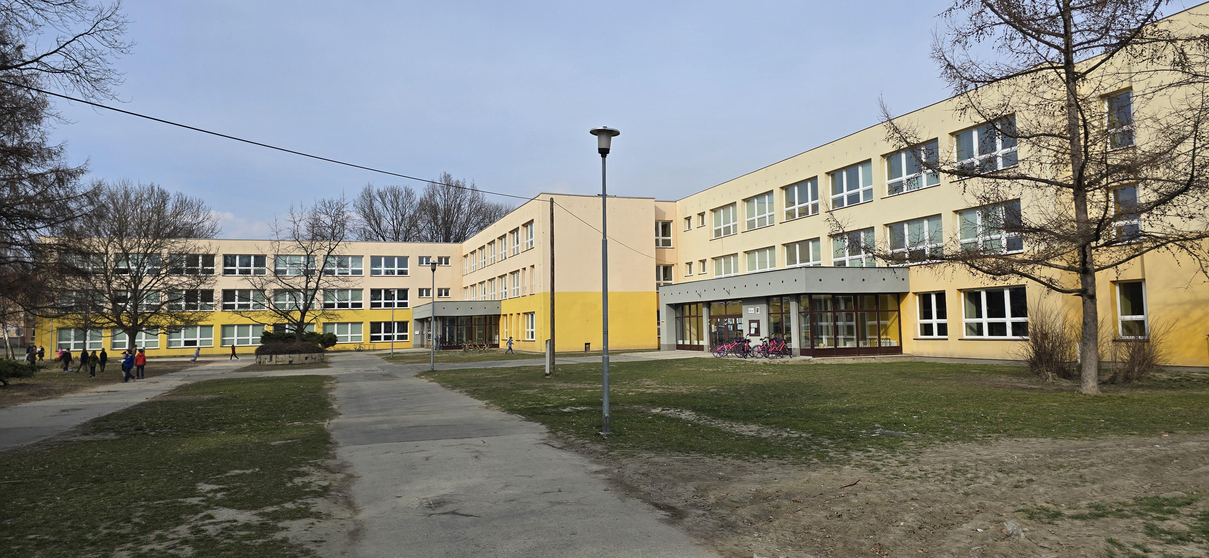 ZŠ Krnov, Žižkova foto 2