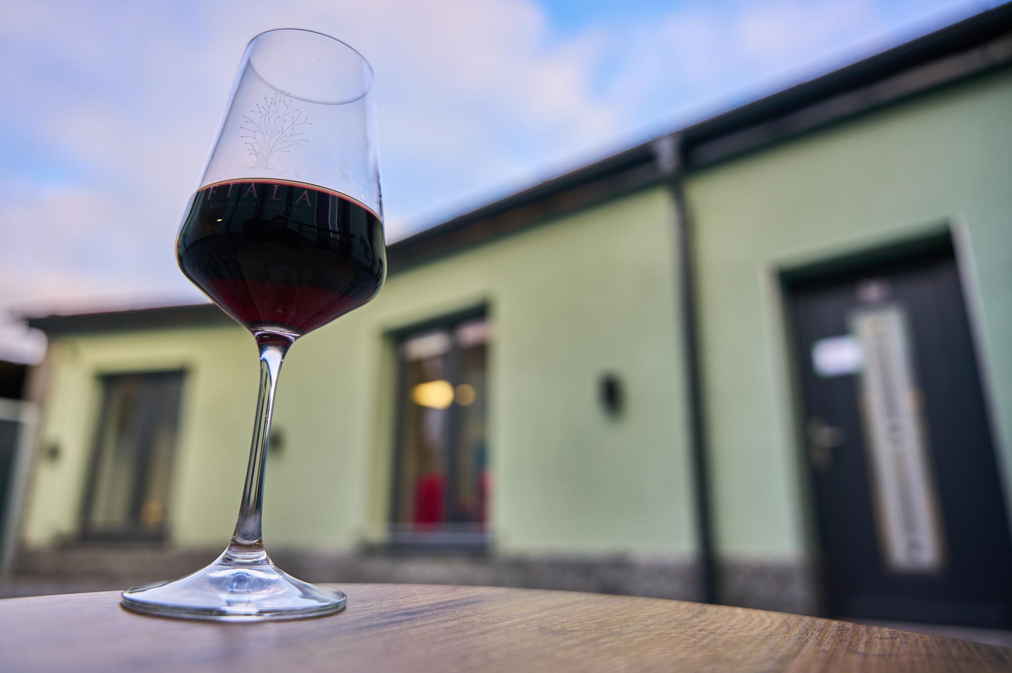 Vinotéka na Husáku Hlaváč