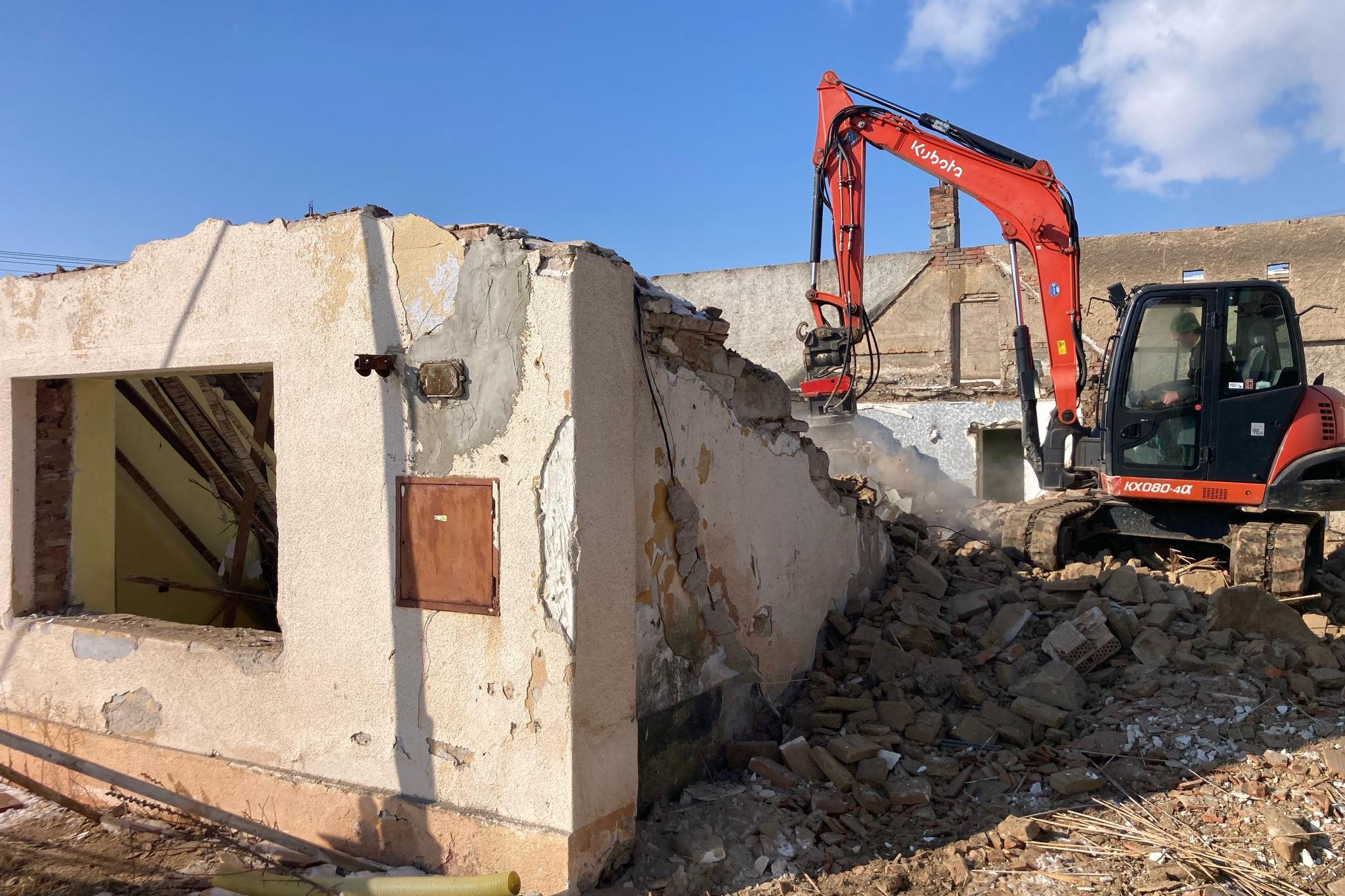 Nabízíme - Demoliční práce